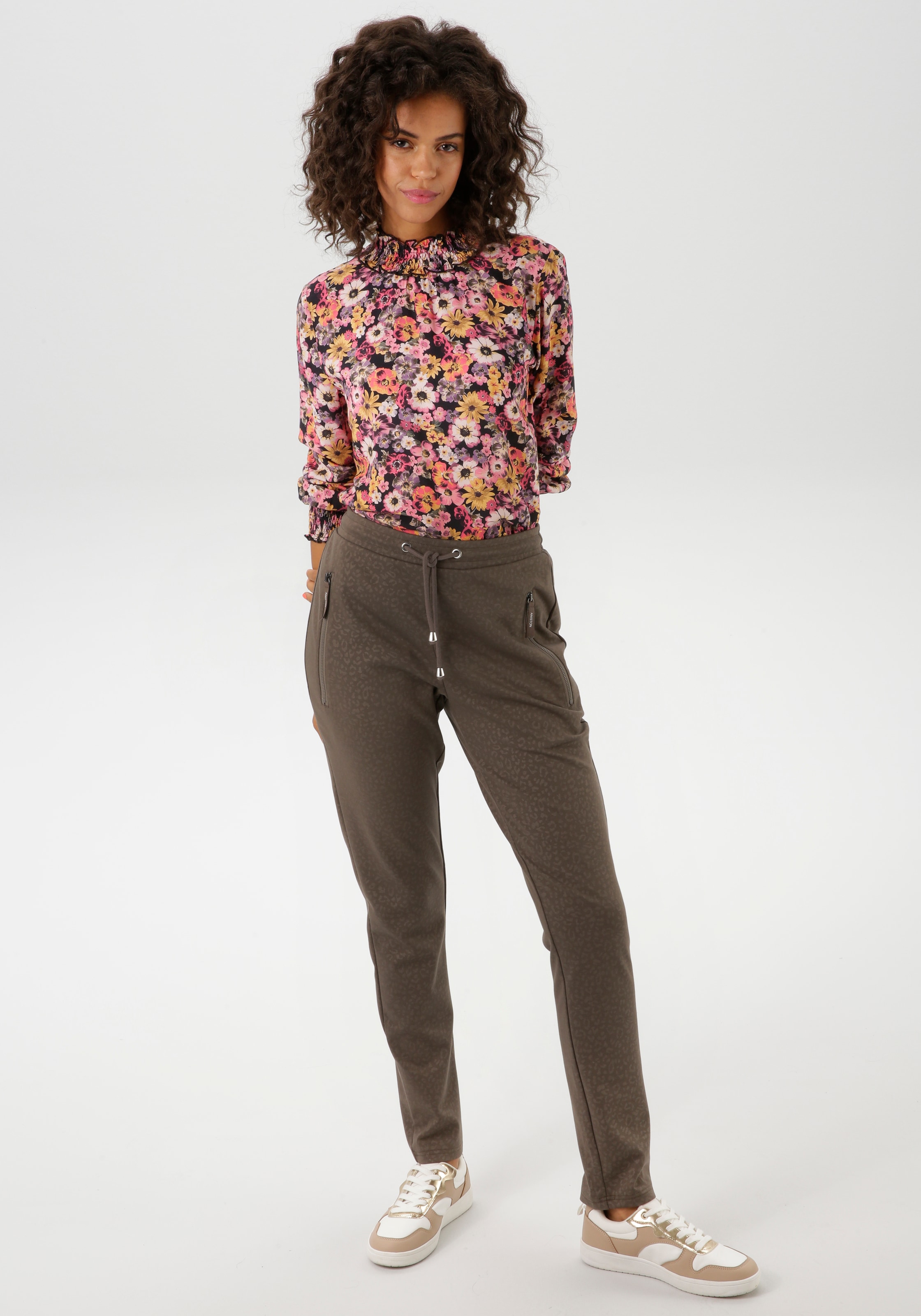 Aniston CASUAL Schlupfhose, mit dezentem Druck