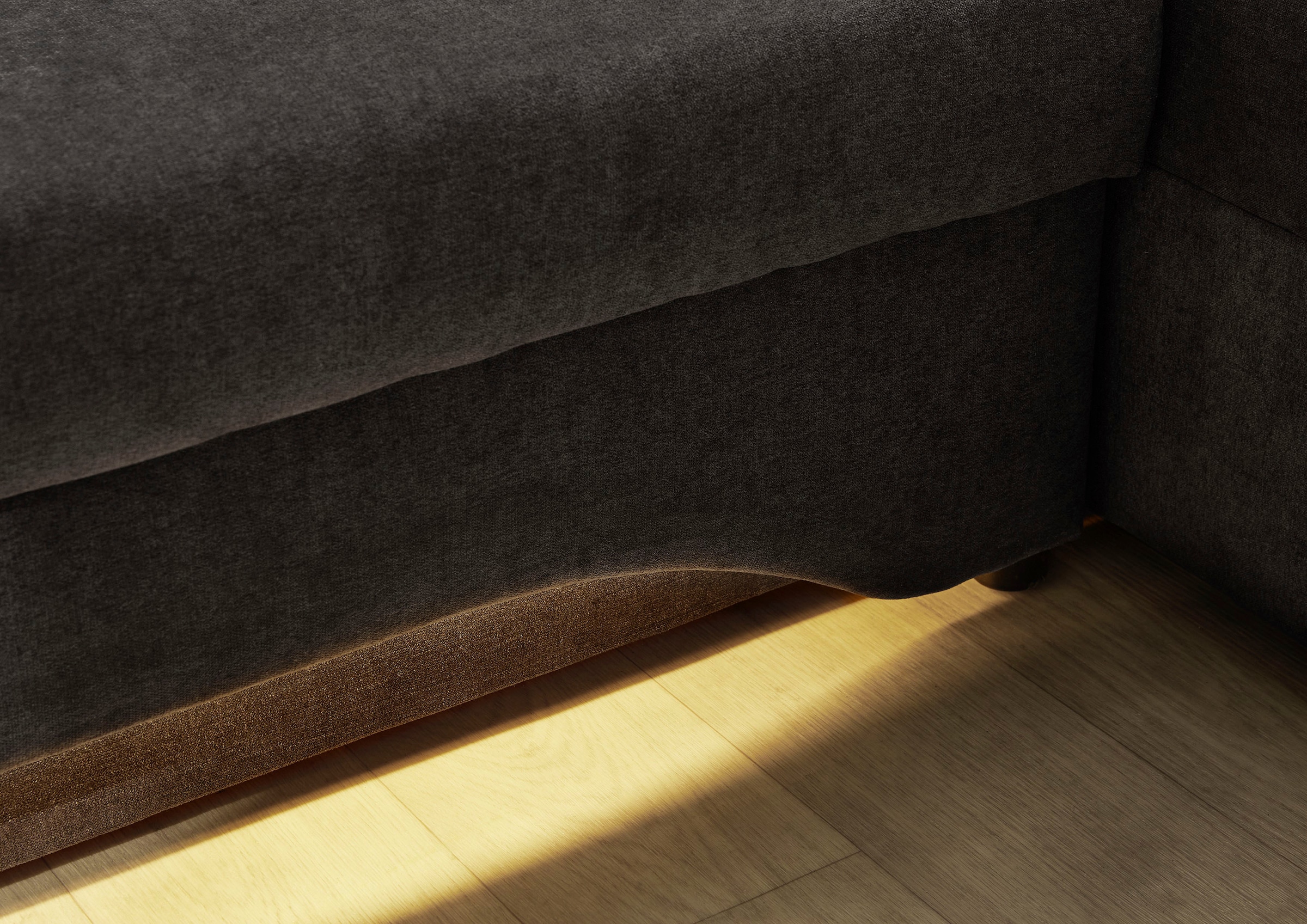 Jockenhöfer Gruppe Ecksofa »Starlight, L-Form, mit indirekter dimmbarer LED-Beleuchtung«, Gästebettfunktion; Stauraum/Bettkasten, mit Kissen