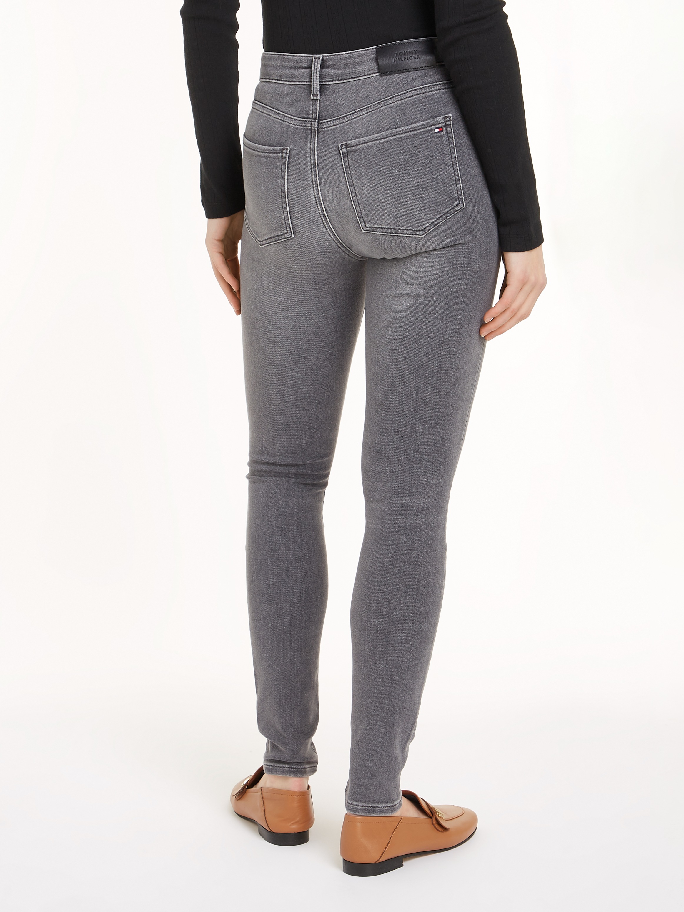 Tommy Hilfiger "HARLEM U SKINNY HW CAL" mit Tommy Hilfiger Logo-Badge günstig online kaufen