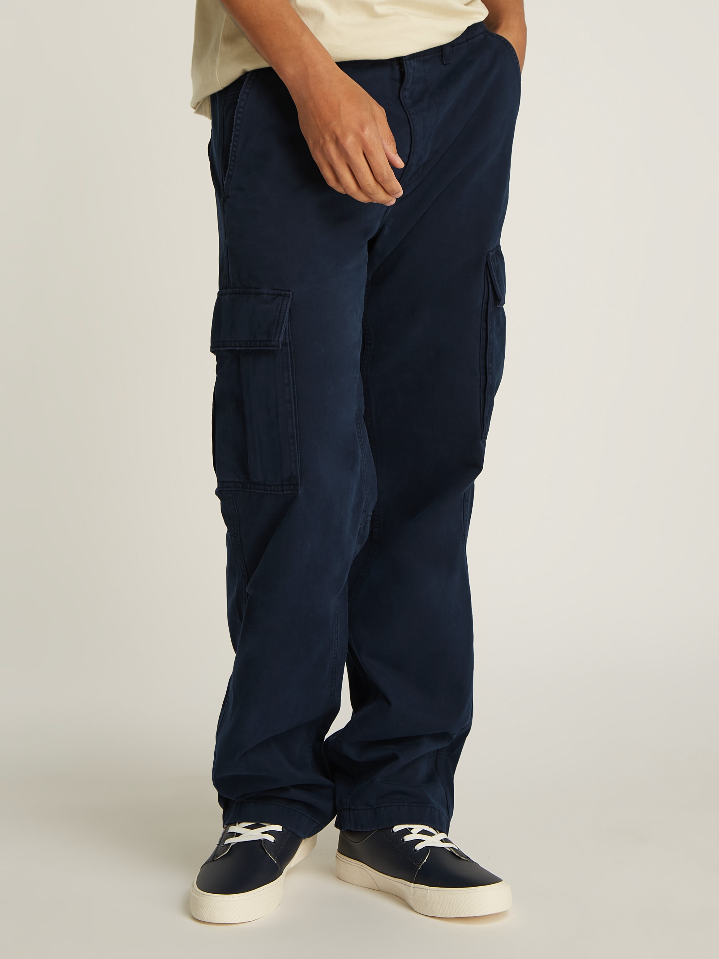 Tommy Jeans Cargohose "TJM AUSTIN CARGO", mit Logostickerei