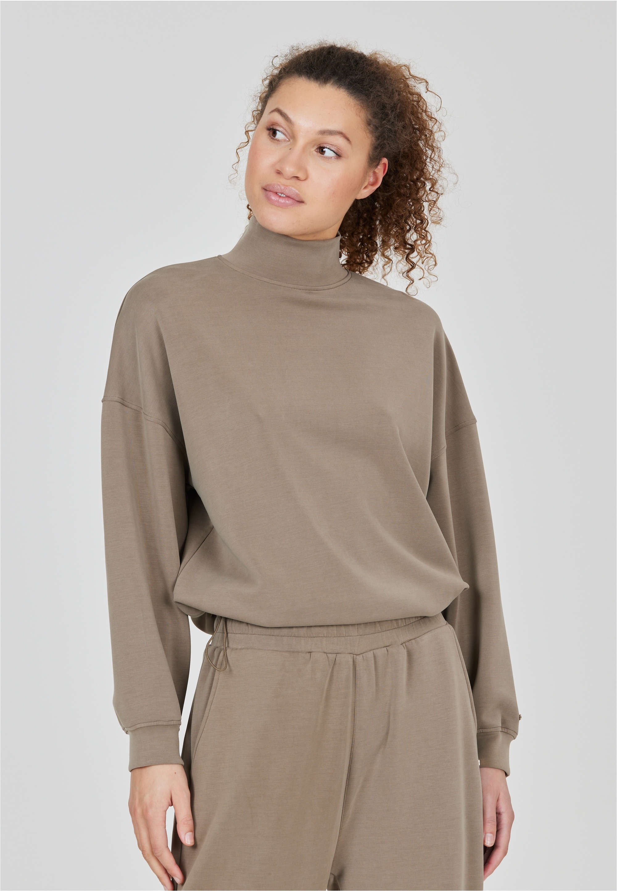 ATHLECIA Sweatshirt "Paris" mit hohem Kragen und Tragekomfort günstig online kaufen