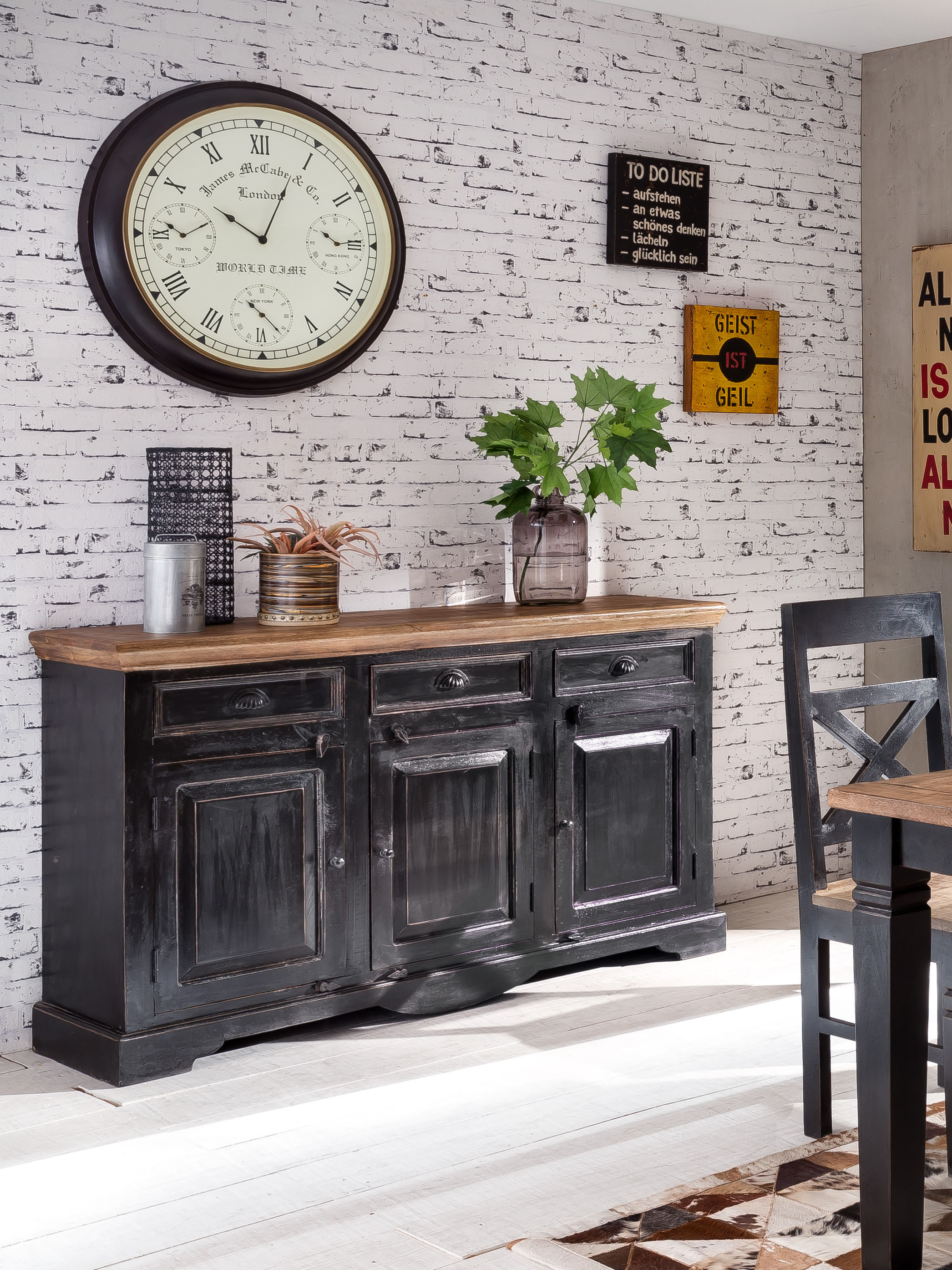 SIT Sideboard "Olomouc mit 3 Türen und 3 Schubladen" Schwarz-honigfarbener Kontrast im charmanten Antik-Look