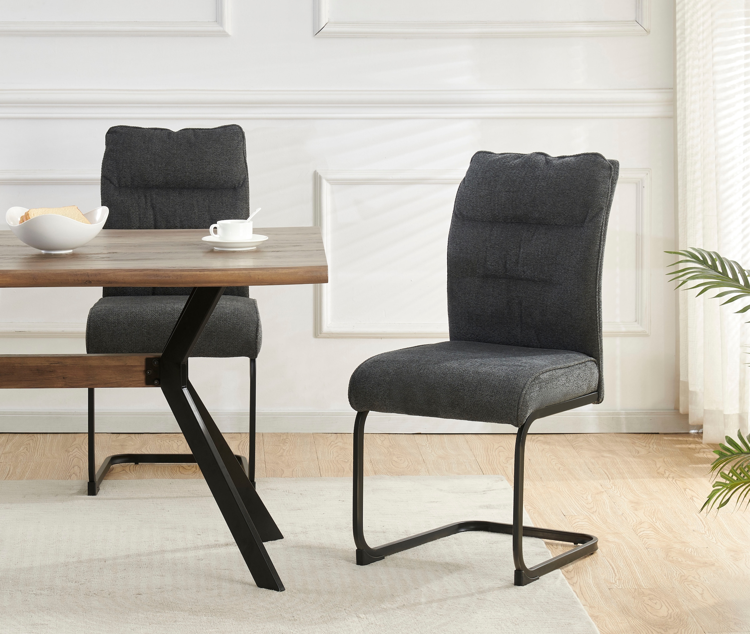 Home affaire Esszimmerstuhl »BARRIE, 2er Set, mit Metallgestell in matt schwarz« (Set) 2 Stk.in verschiedenen Farben, Belsatbarkeit pro Stuhl 120 kg, mit Armlehne