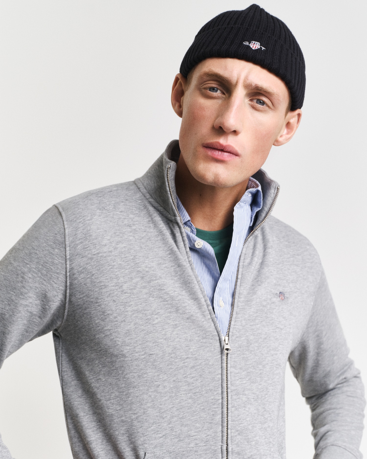 Gant Sweatjacke »REG SHIELD FULL ZIP SWEAT«, mit Logostickerei auf der Brust