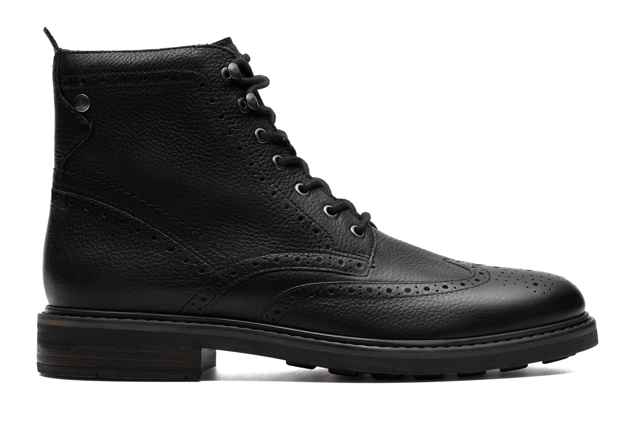 Clarks Schnürstiefelette »Newford«, Budapester, Schnürboots mit elegantem Blockabsatz