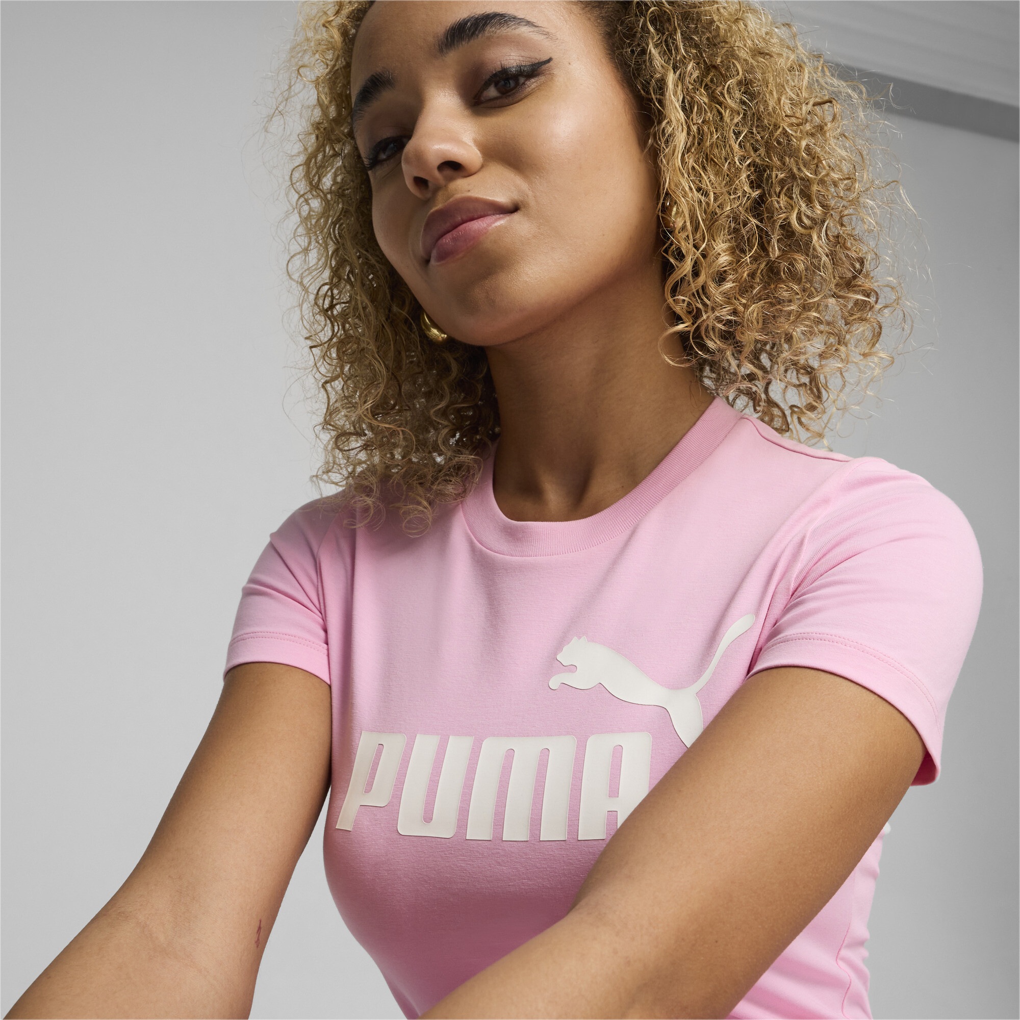 PUMA Sweatkleid »Essentials T-Shirt-Kleid mit schmaler Passform Damen«