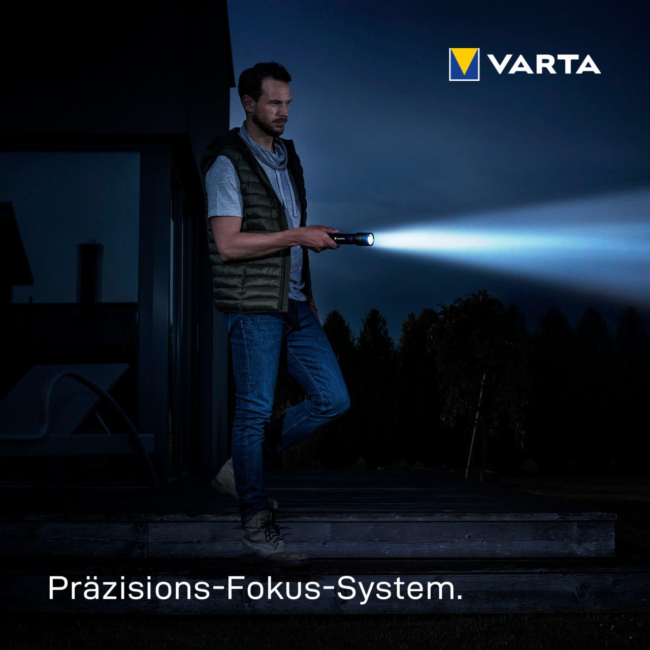 VARTA Taschenlampe »Night Cutter F40 Premium«, (Set), 1000 Lumen Leuchtstärke, vier Leuchtmodi, schwarz