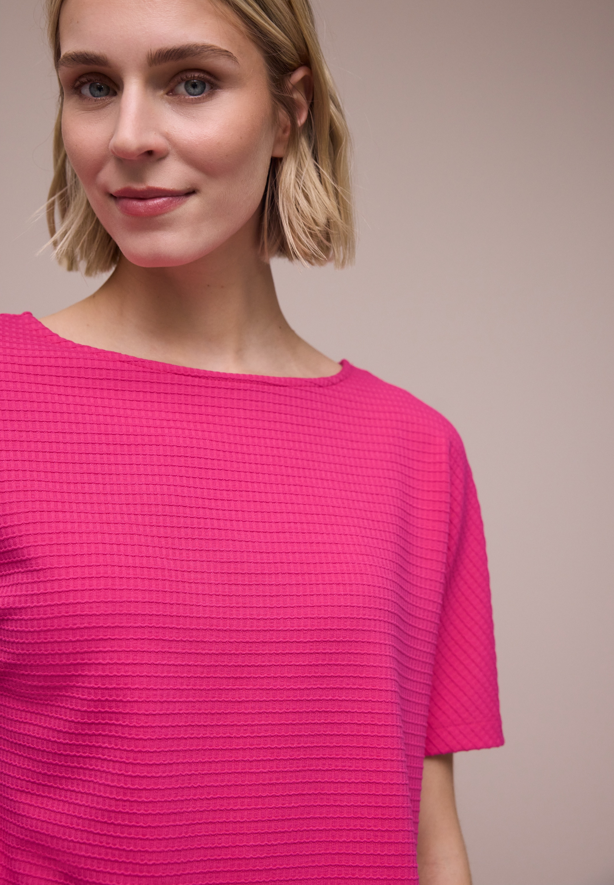 STREET ONE Kurzarmshirt Sommershirt in Struktur-Optik