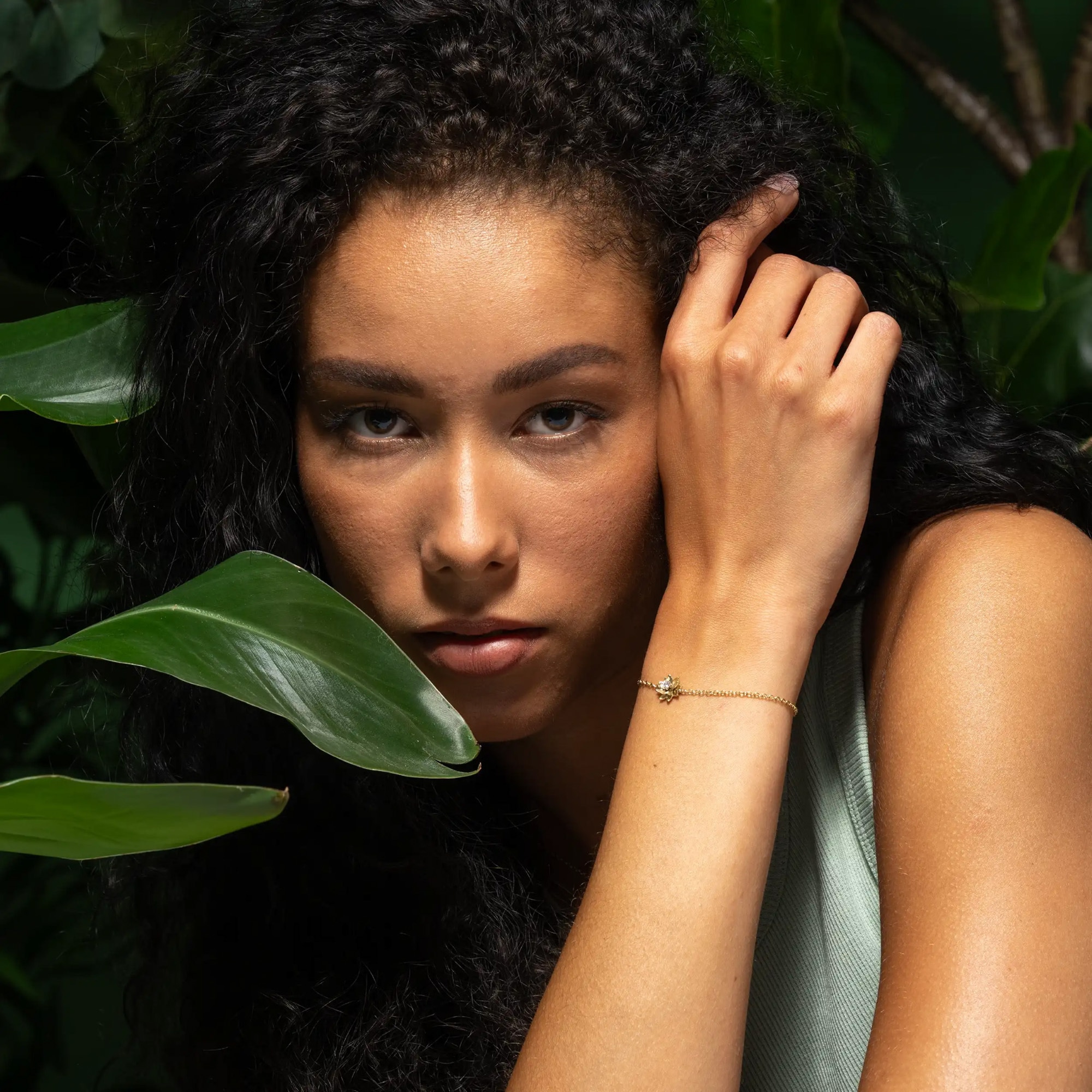 LYOMI Armband »585/- GG/WG Lotusblüte 1 synth. Diam. 0,05ct.«