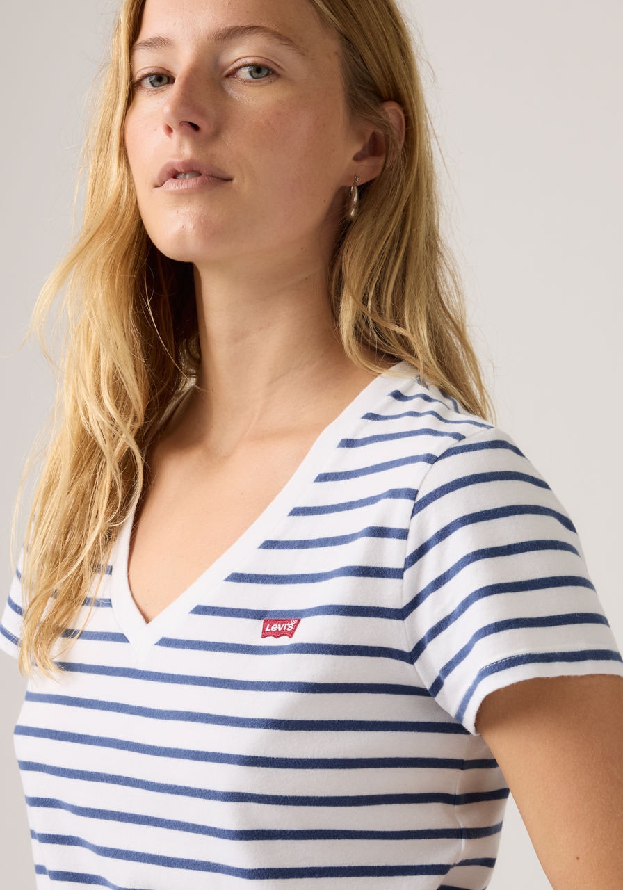 Levi's® V-Shirt »PERFECT VNECK« mit Mini-Batwing-Logostickerei