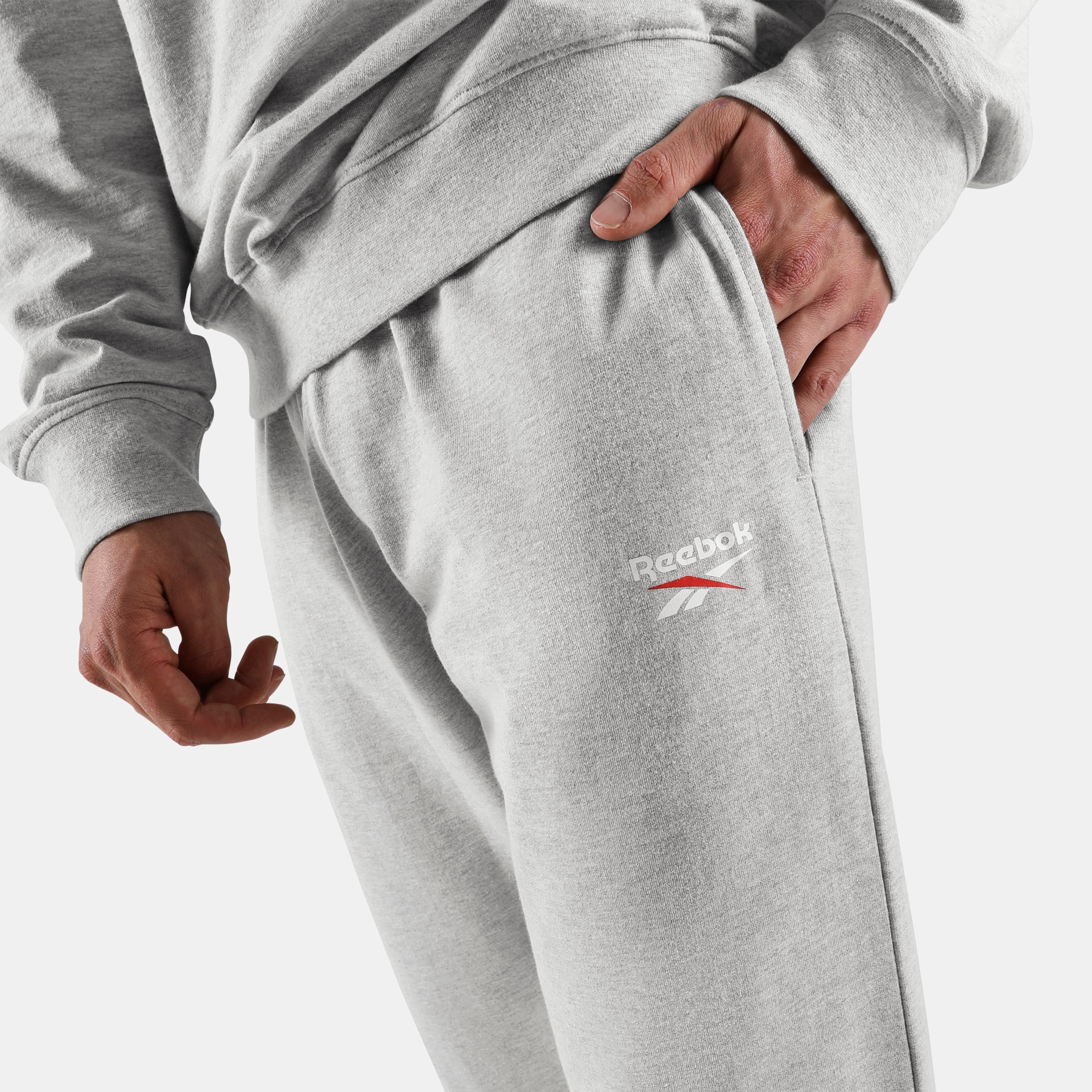 Reebok Jogginghose »ID SMALL LOGO FRENCH TERRY JOGGER PANTS«  sportlicher Stil