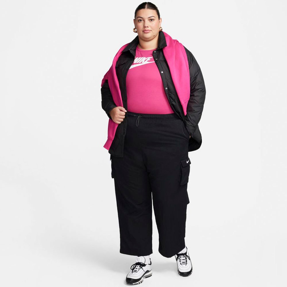 Nike Sportswear Essentials Women's Logo T-Shirt (Plus Size)