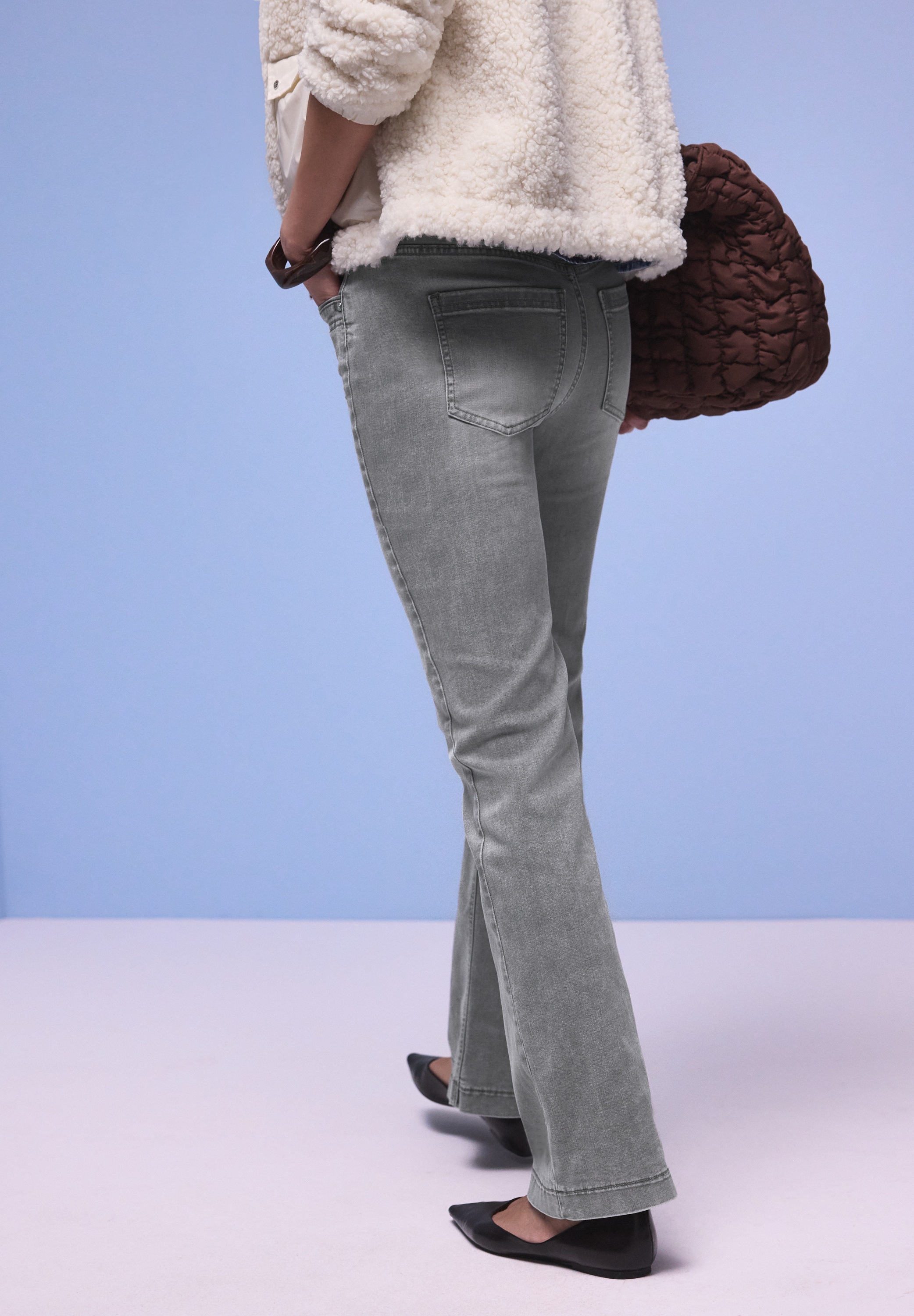 Thumbnail - STREET ONE Bootcut-Jeans "Style Blaire" 5-Pocket-Style, mit Viskose und Stretch