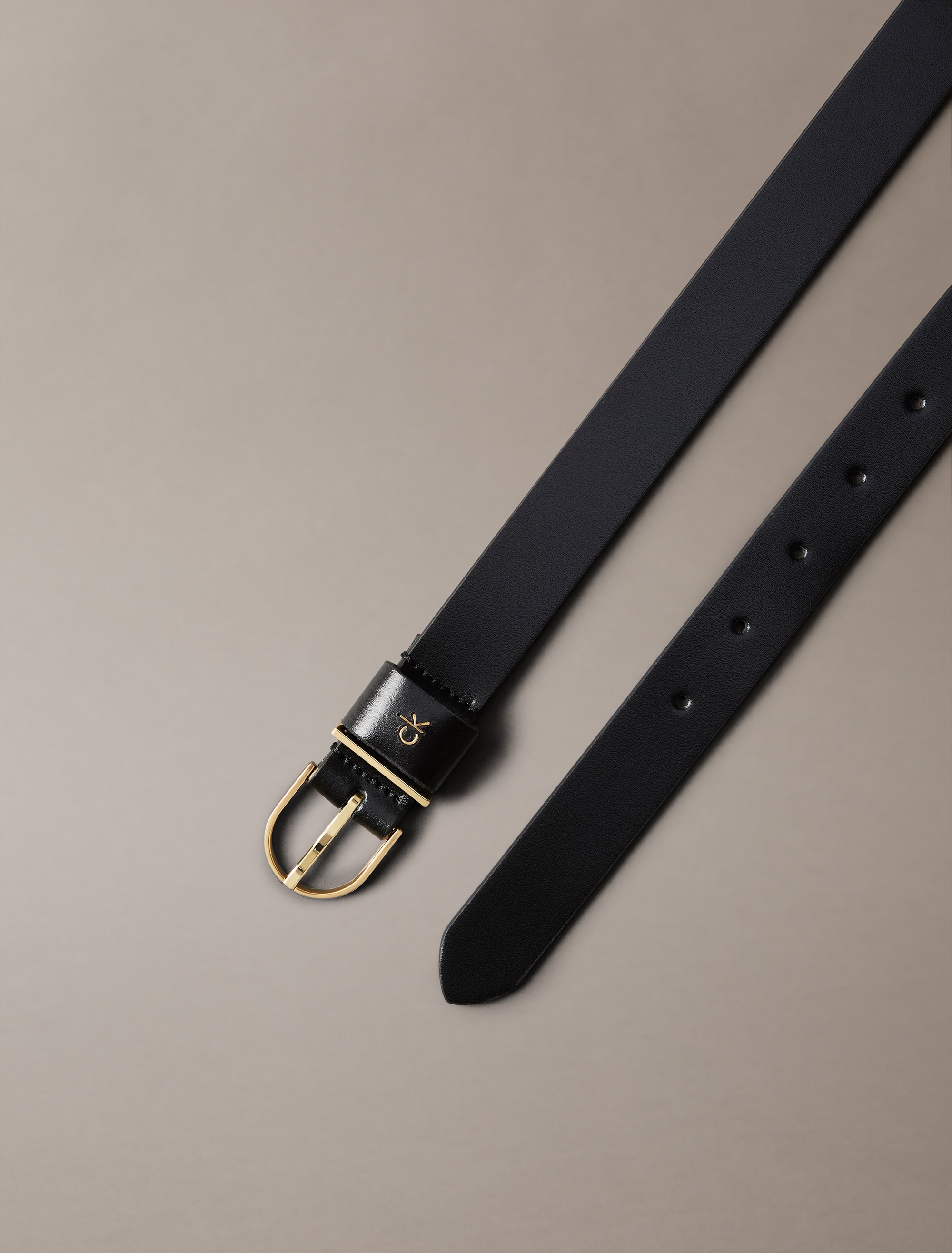 Calvin Klein Ledergürtel »CK METAL LOOP ROUND BUCKLE 25MM«, Größenverstellbar
