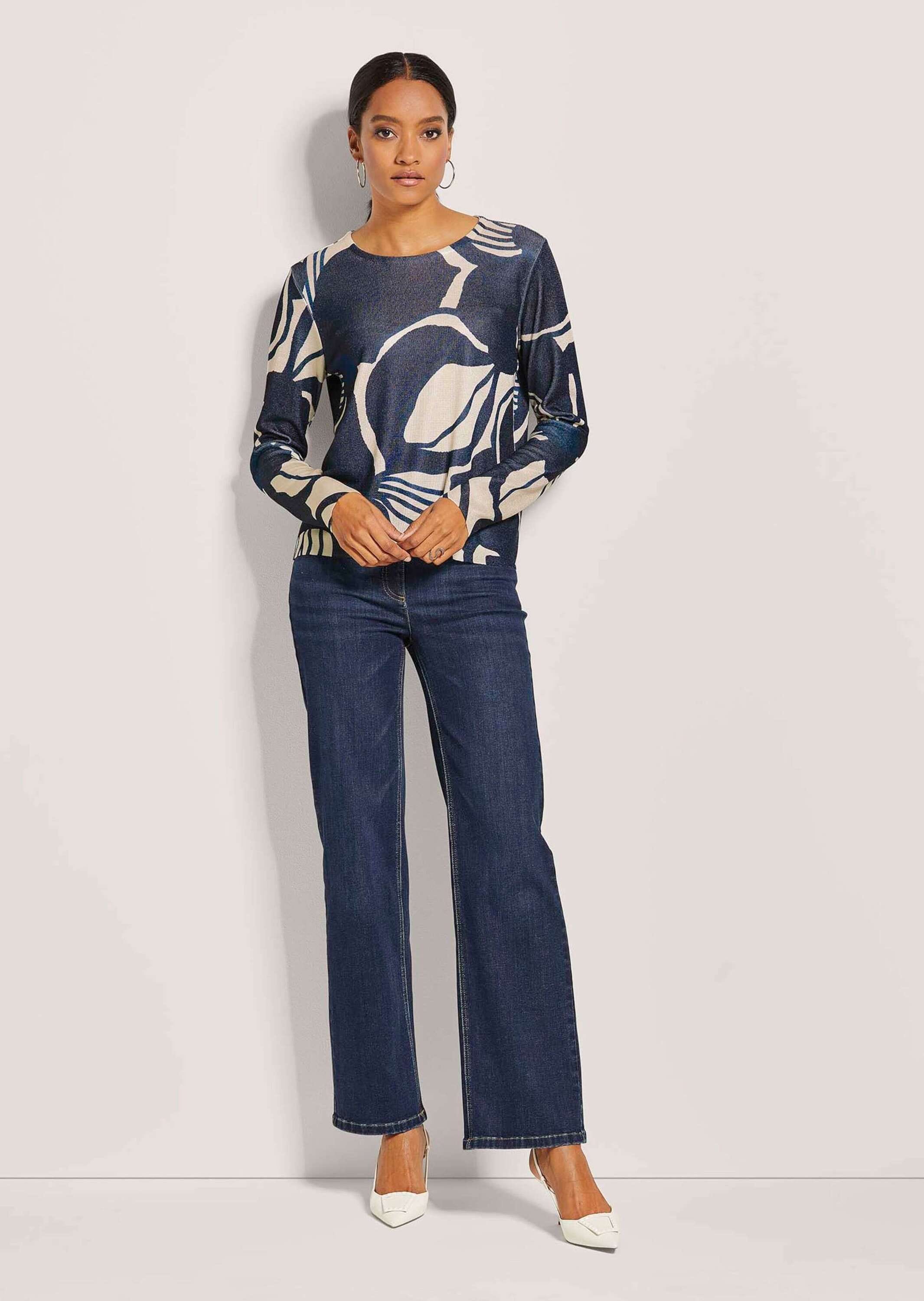MADELEINE Longpullover »Pullover Kurzer Rundhals-Pullover mit Unikat-Print«