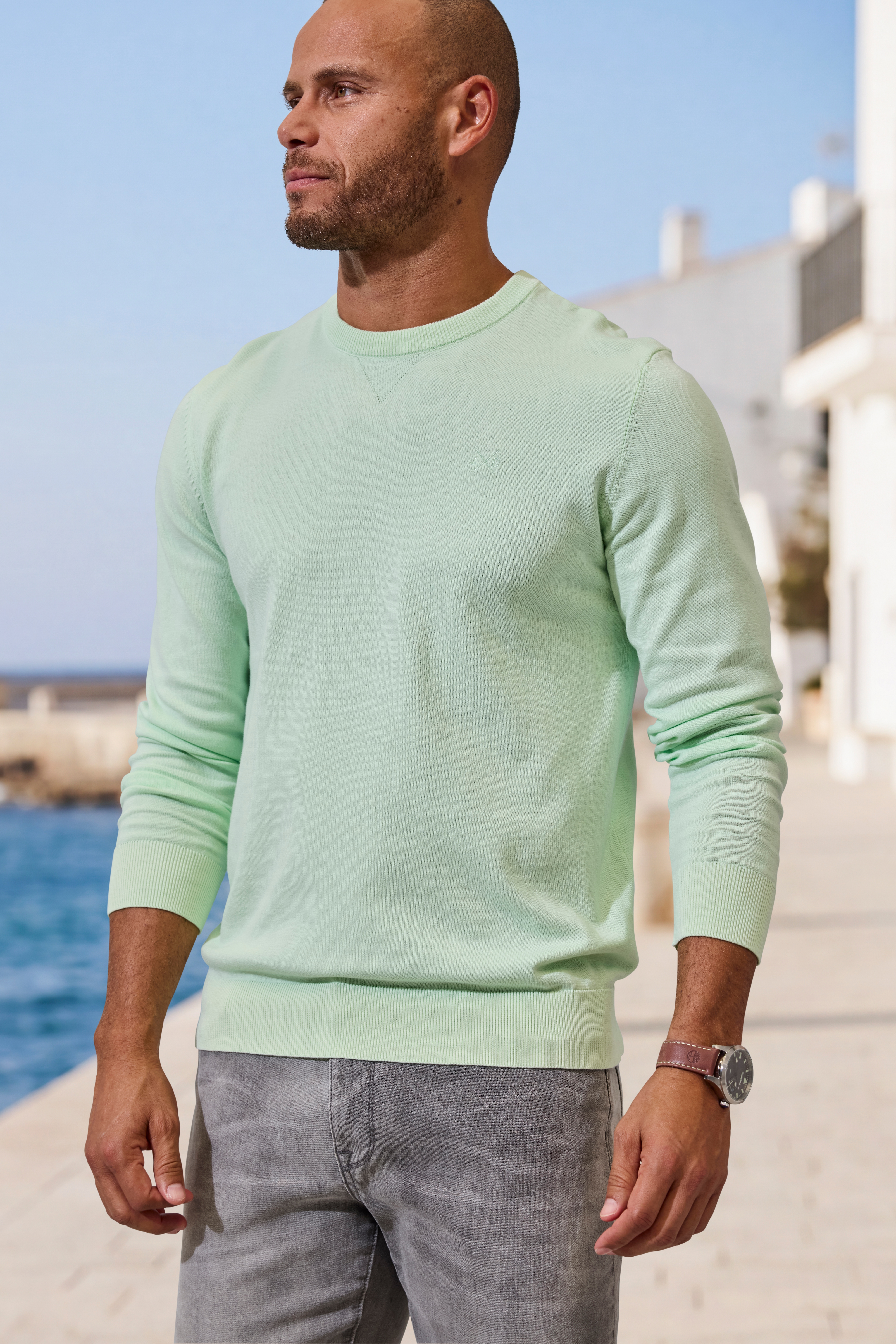 John Devin Strickpullover "NAME?" mit kleiner JD Stickerei und modischem Ausschnittdetail