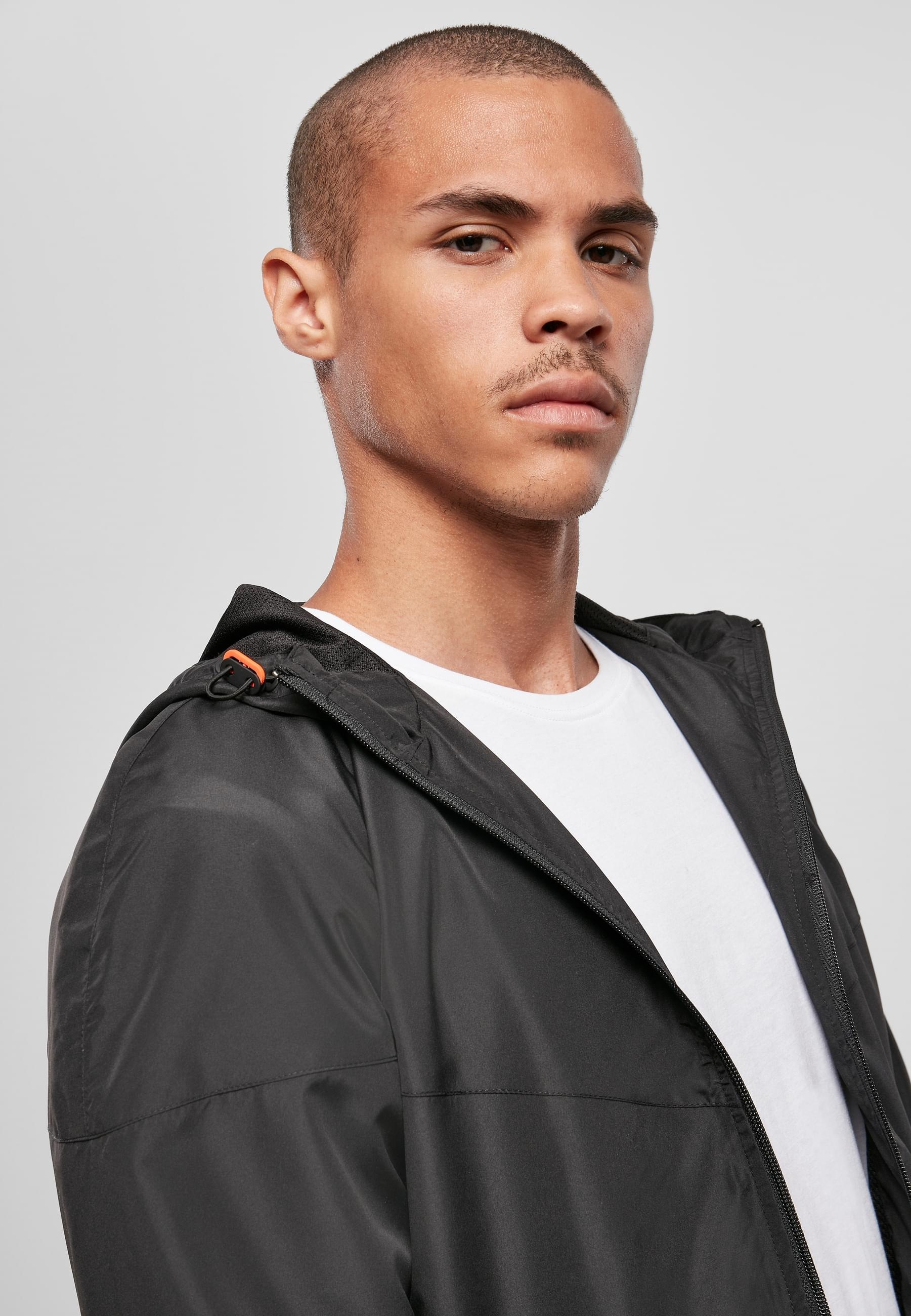URBAN CLASSICS Allwetterjacke »Urban Classics Herren Recycled Windrunner« 1 Stk. tlg. mit Kapuze