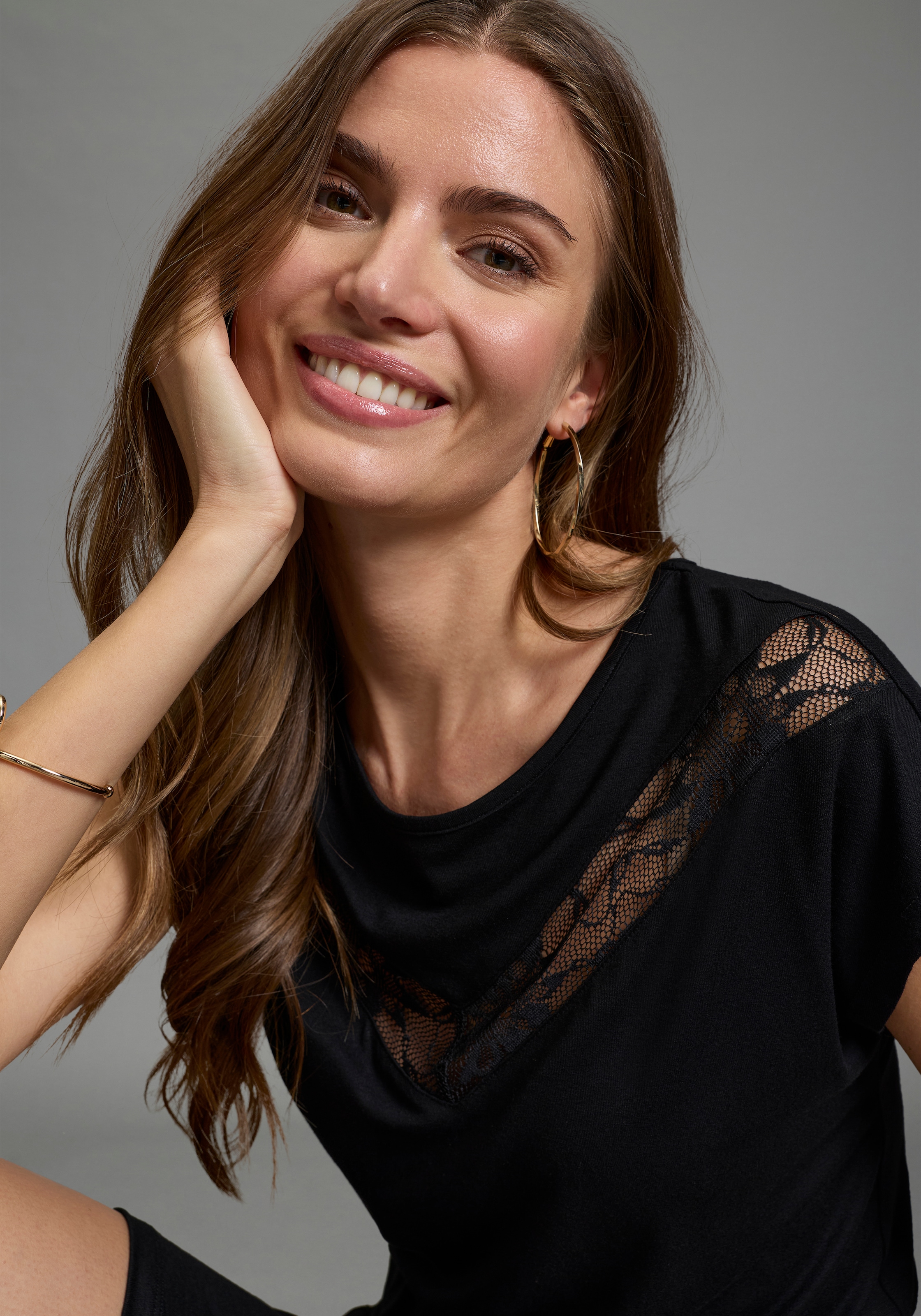 Laura Scott Abendkleid mit U-Boot-Ausschnitt, mit Spitzenapplikationen, unifarben, Kurzarm