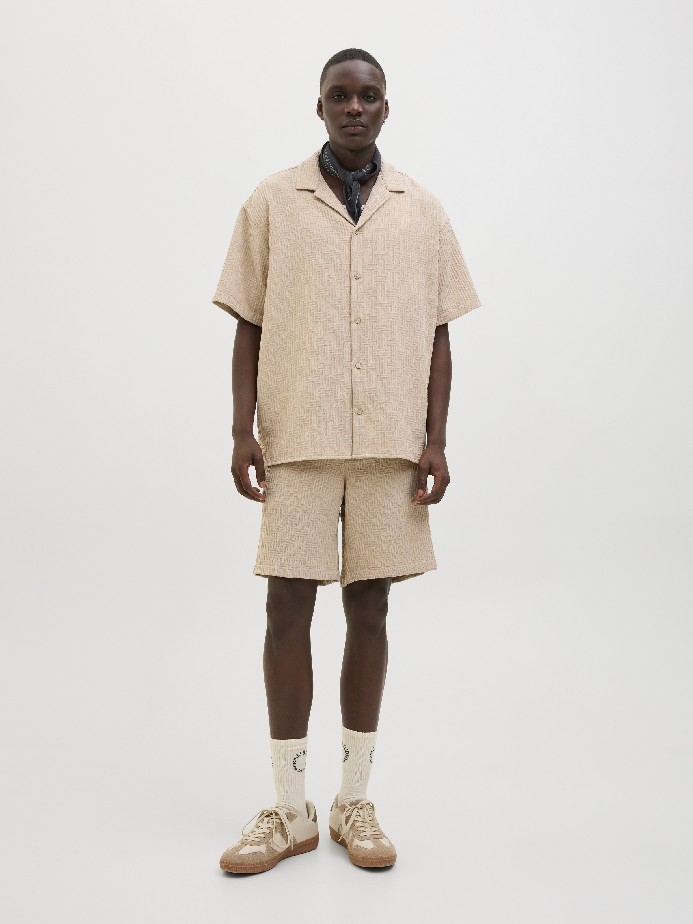 Jack & Jones Kurzarmhemd »JJEMATTEO RESORT SHIRT SS SN«, mit Resort Kragen
