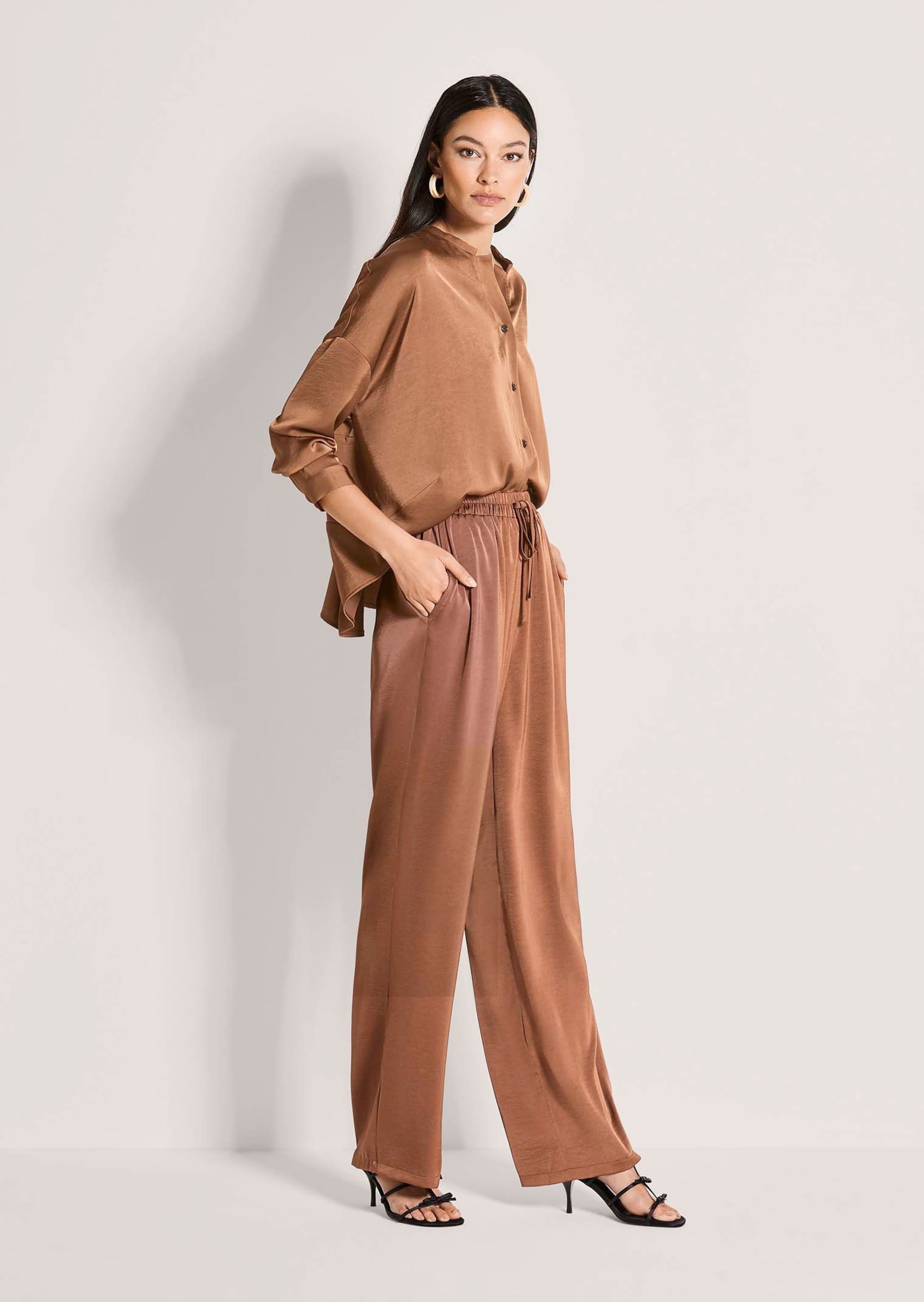 MADELEINE Schlupfhose »Satinhose Schlupfhose mit Zierband«