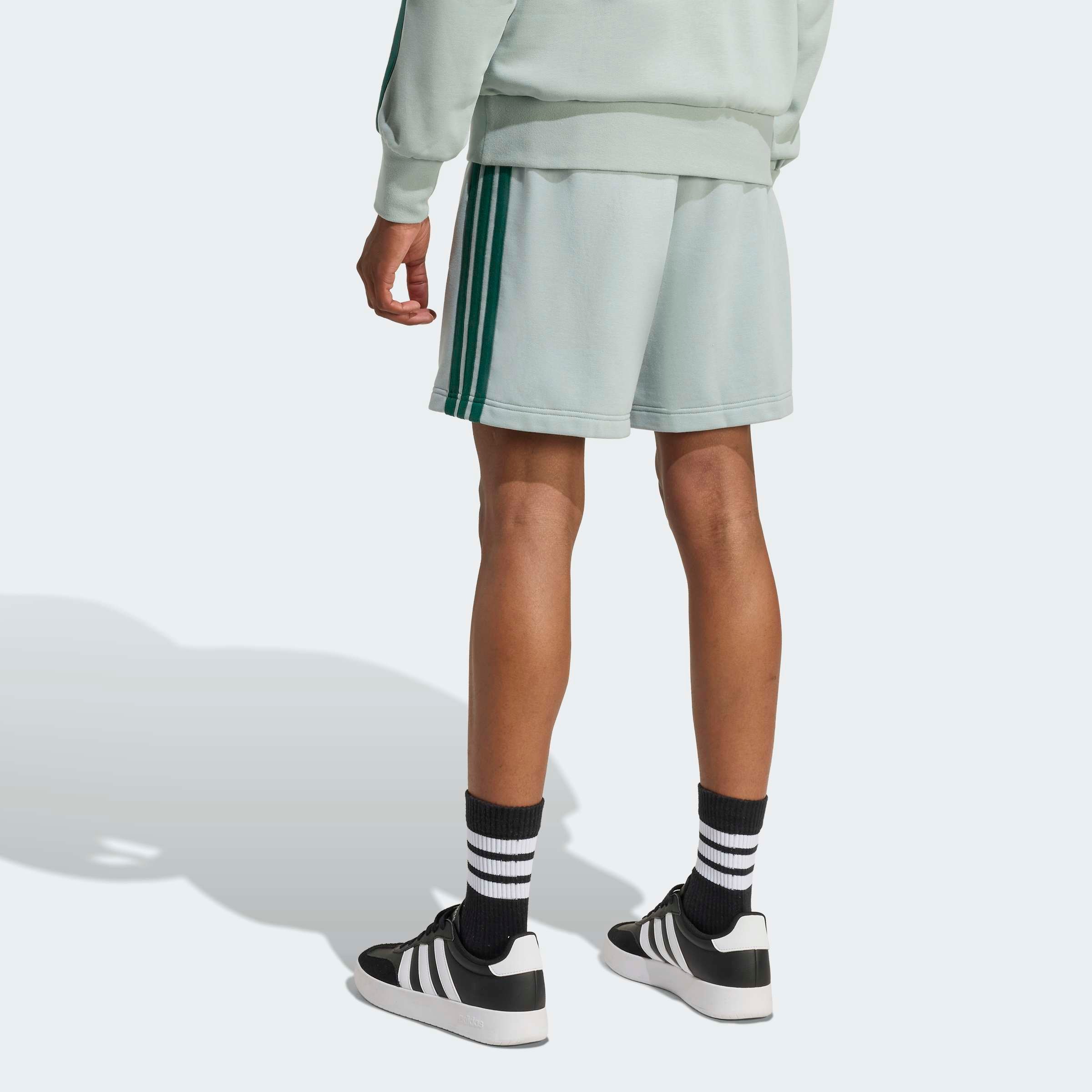 adidas Sportswear Shorts »ESSENTIALS 3-STREIFEN FRENCH TERRY«  für Laufaktivitäten und sportliche Anlässe, mit Kordelverschluss