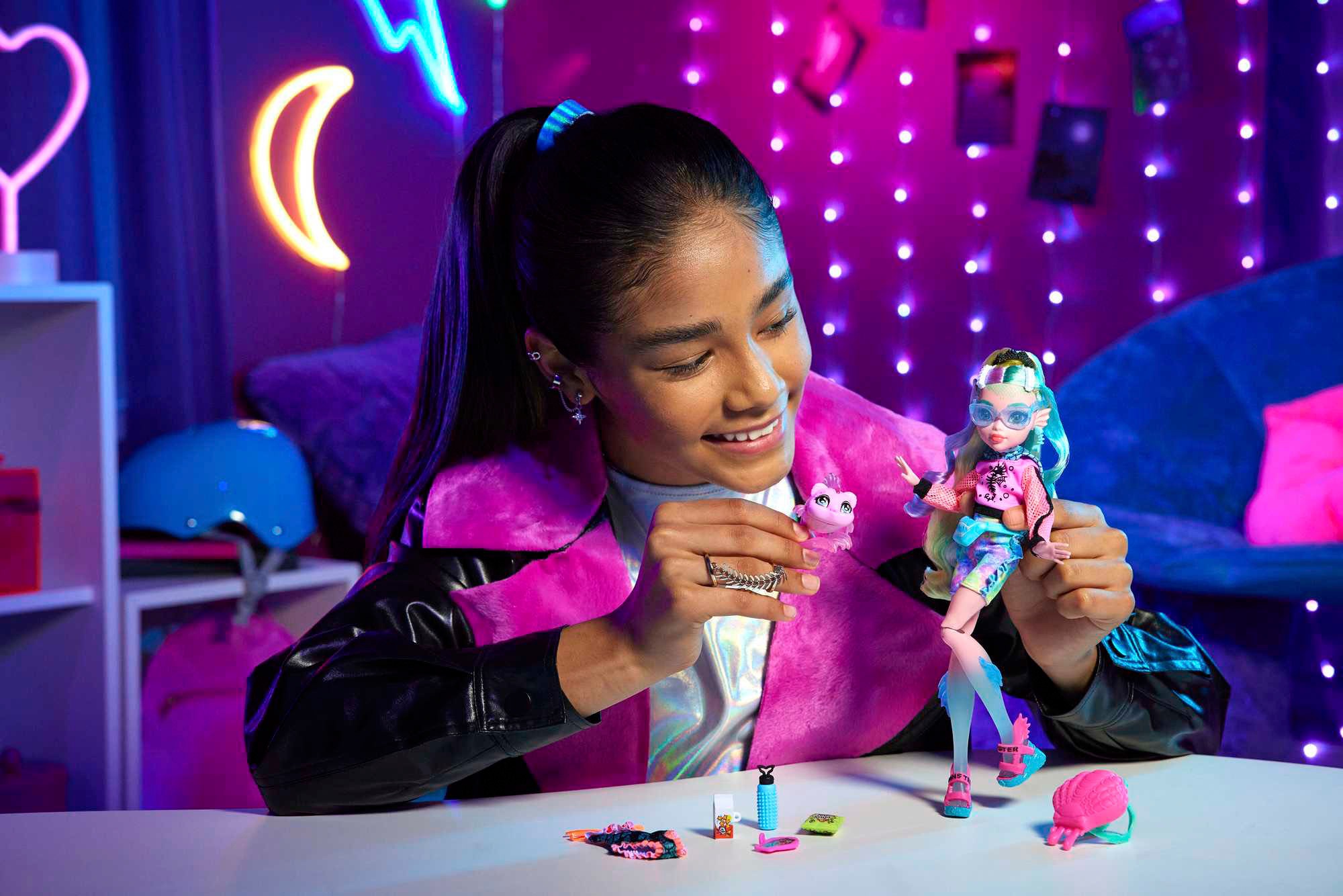 MonsterHigh™ Anziehpuppe »Lagoona Blue mit Piranha«