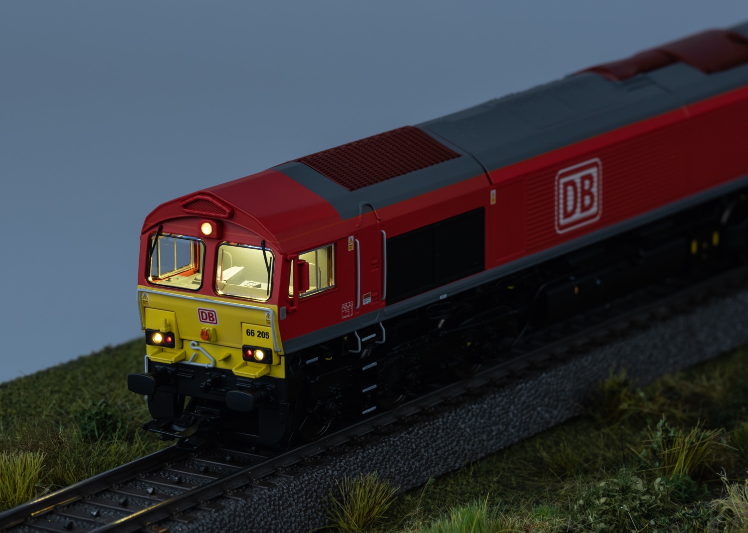 Märklin Diesellokomotive »Diesellok Class 66 DB AG - 39076« mit Licht- und Geräuschfunktionen