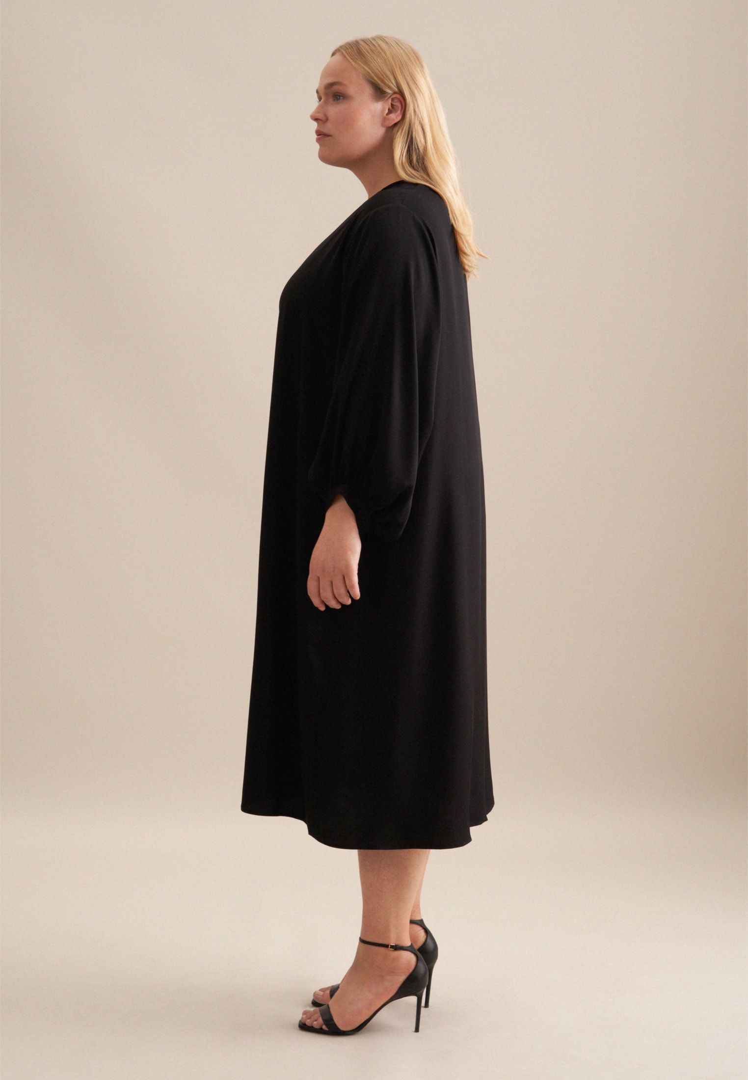 seidensticker Sommerkleid »Schwarze Rose«, Langarm V-Neck Uni