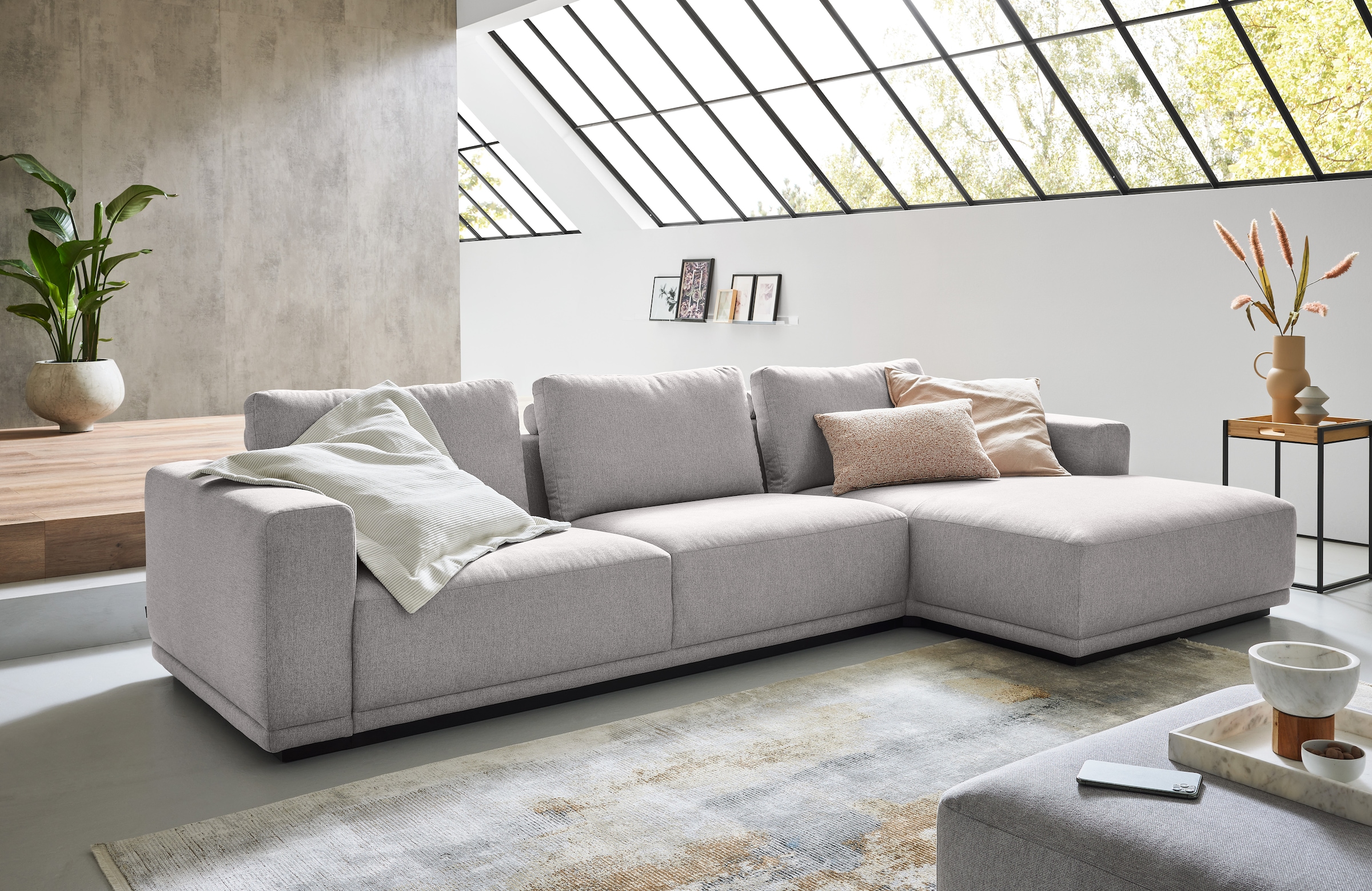 Musterring Ecksofa "JustB PM200, Holzrahmen in schwarz, wahlw. Sitzvorzug, Breite 316cm" Anreihsofa links & Longchair rechts, mit elektischem Sitzvorzug