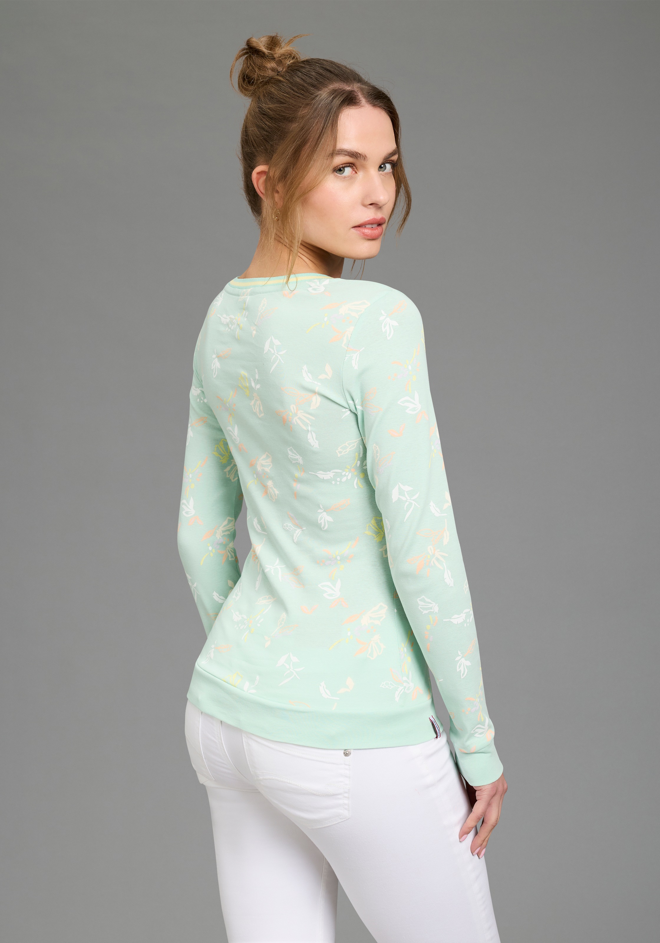 KangaROOS Langarmshirt mit Allover-Print und Kontrastdetails