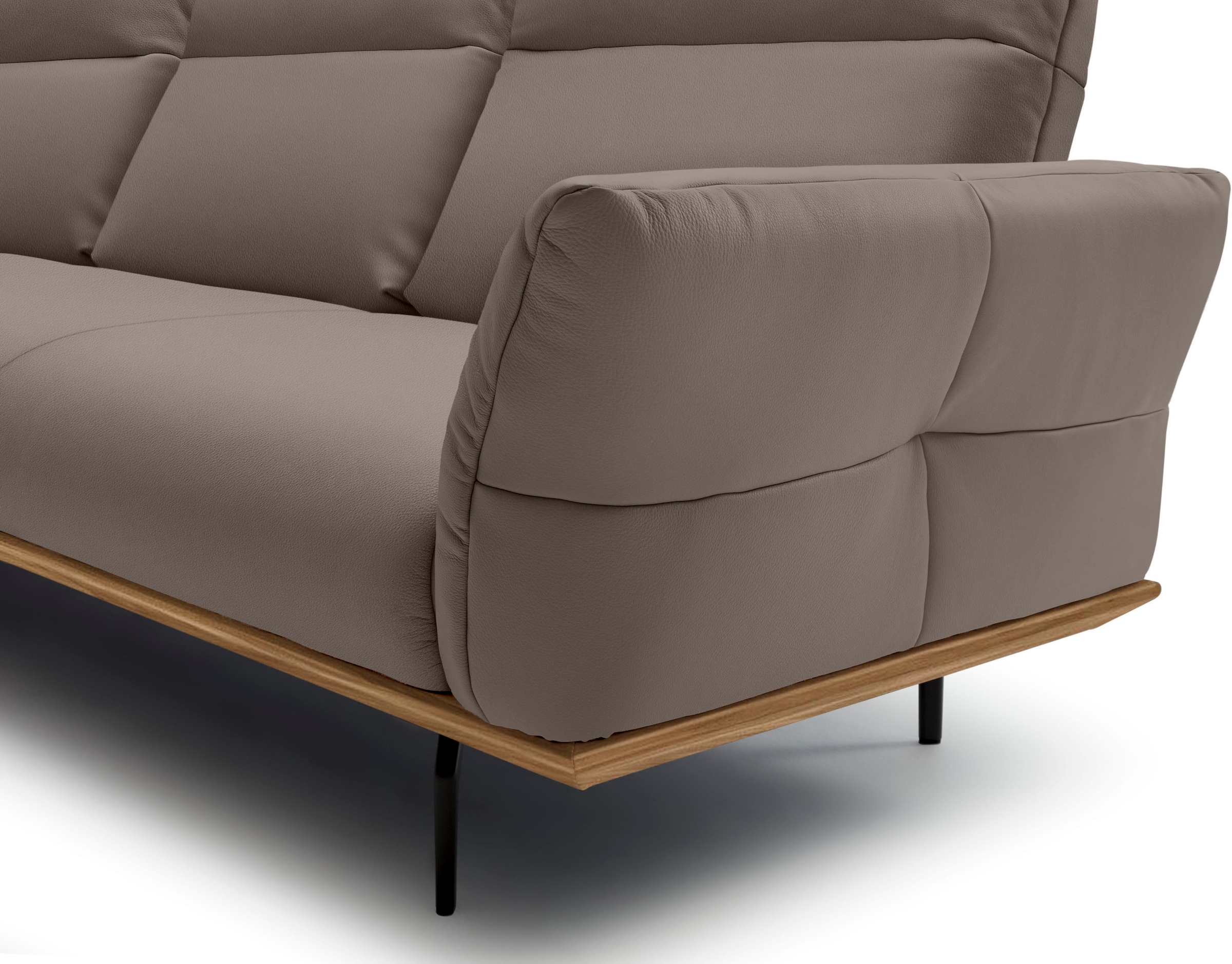 Creation BY ROLF BENZ Ecksofa »CR.460«, Sockel in Nussbaum, Winkelfüße in Umbragrau, Breite 318 cm