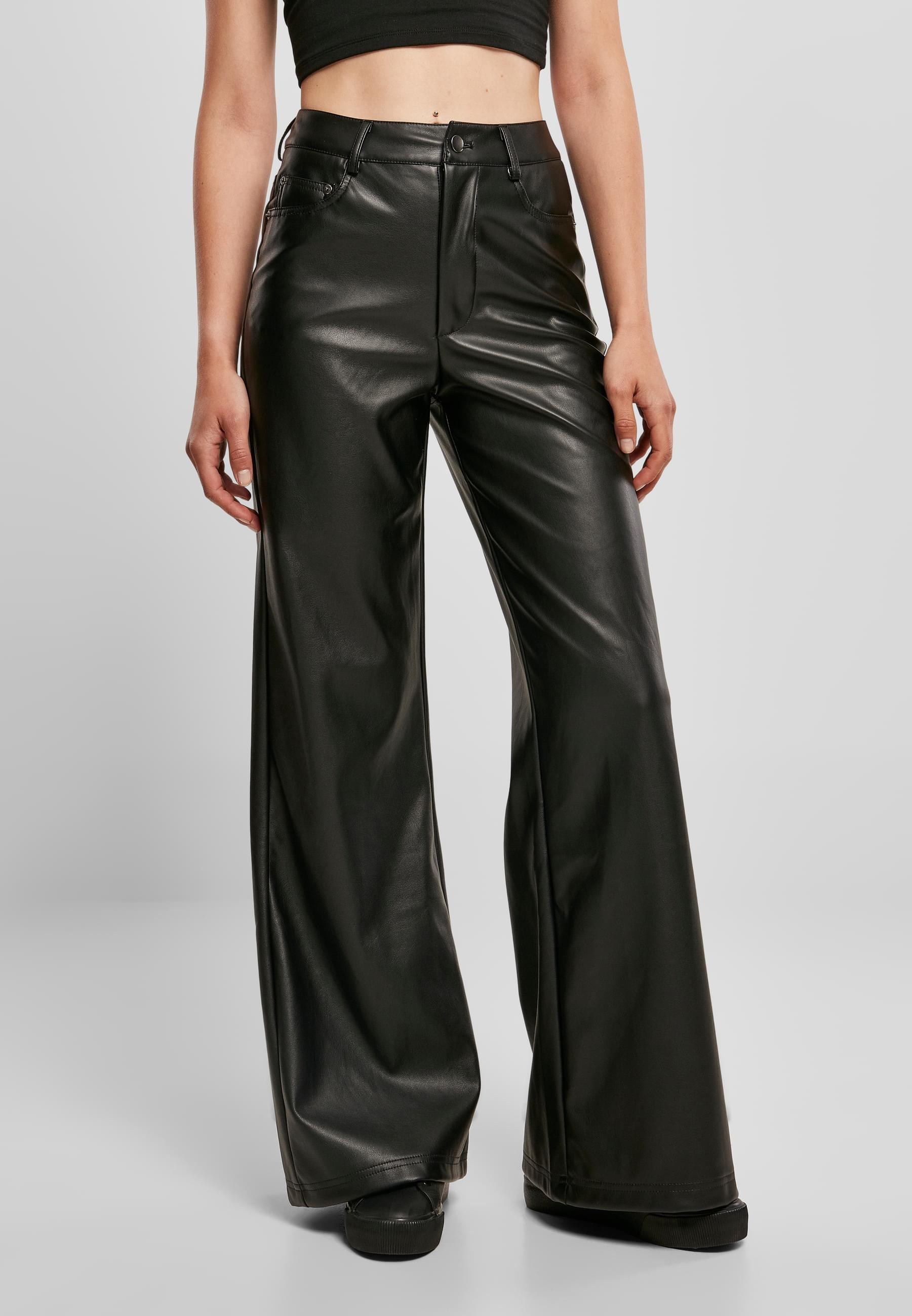 URBAN CLASSICS Stoffhose »Urban Classics Damen Ladies Faux Leather Wide Leg Pants«, (1 tlg.)