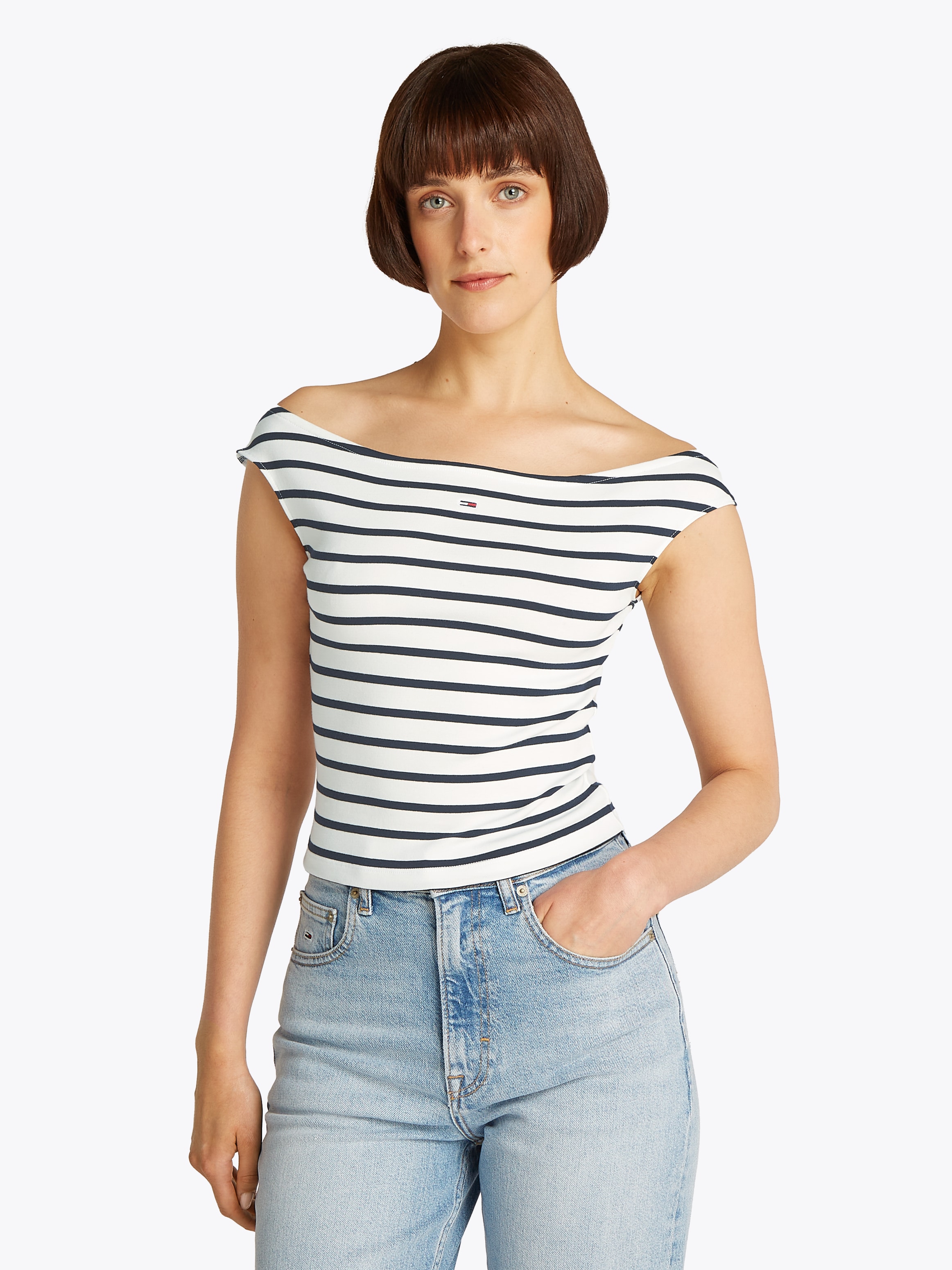 TOMMY JEANS Tanktop »TJW BOAT NECK TOP SS EXT«, mit Logostickerei