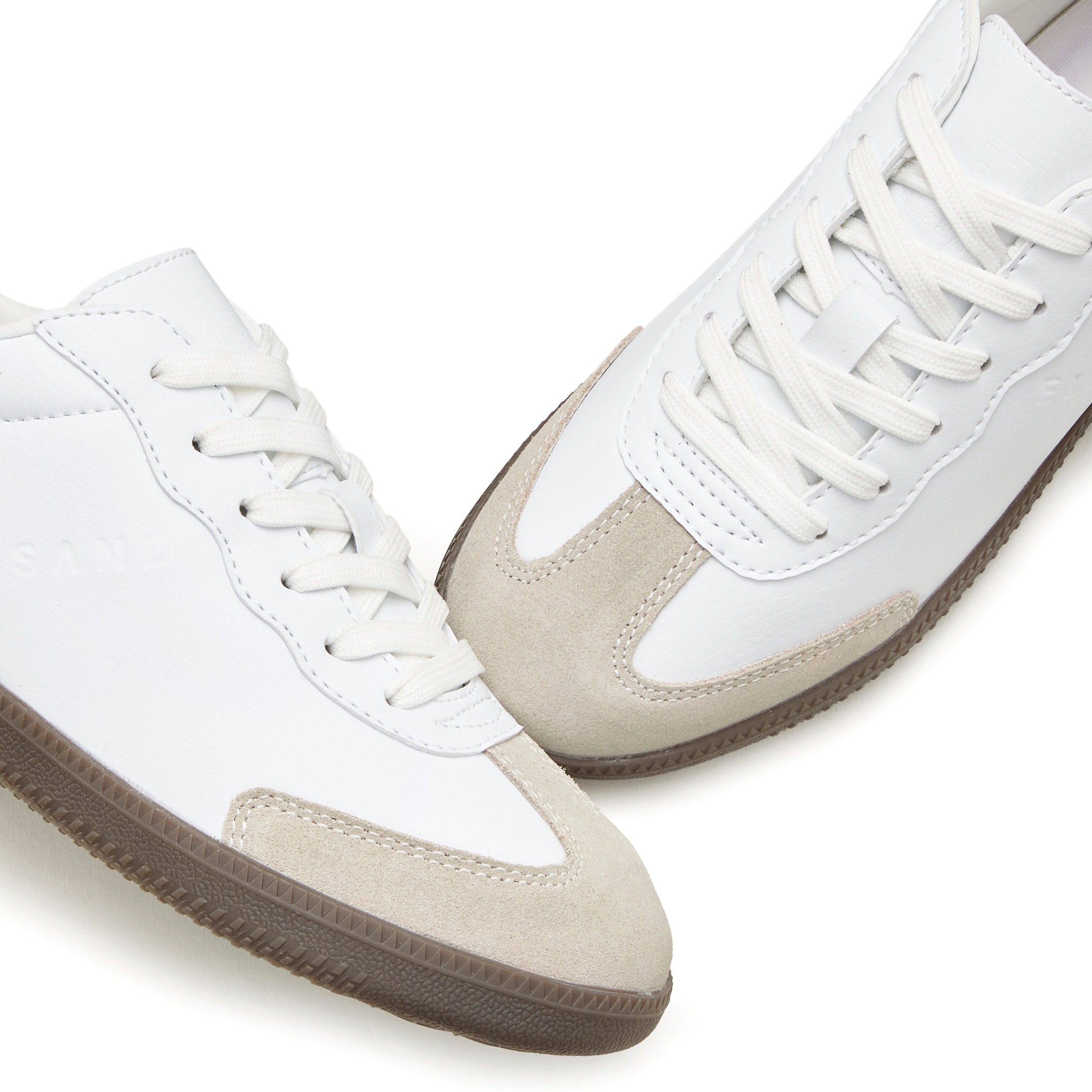 Sneaker ELBSAND "Freizeitschuh", Herren, Gr. 46, weiß, Obermaterial: 90% Lederimitat, 10% Rindsleder. Decksohle: 100% Polyester. Futter: 100% Polyester. Laufsohle: 100% Synthetik, unifarben mit Farbeinsatz, Schuhe Sneaker Retrosneaker, Retro Sneaker, Halb 3