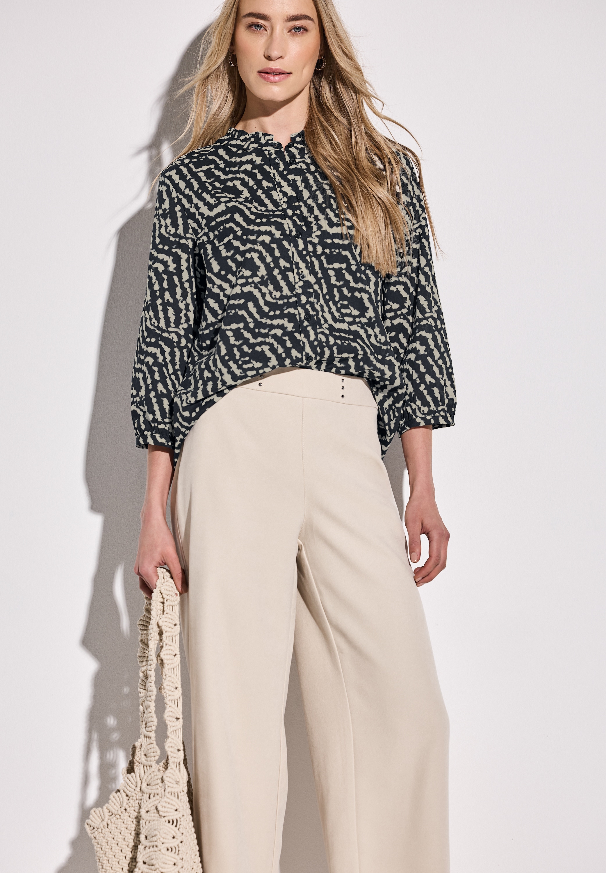 STREET ONE Rüschenbluse, 3/4 Arm, mit Rüschen und grafischem Print günstig online kaufen