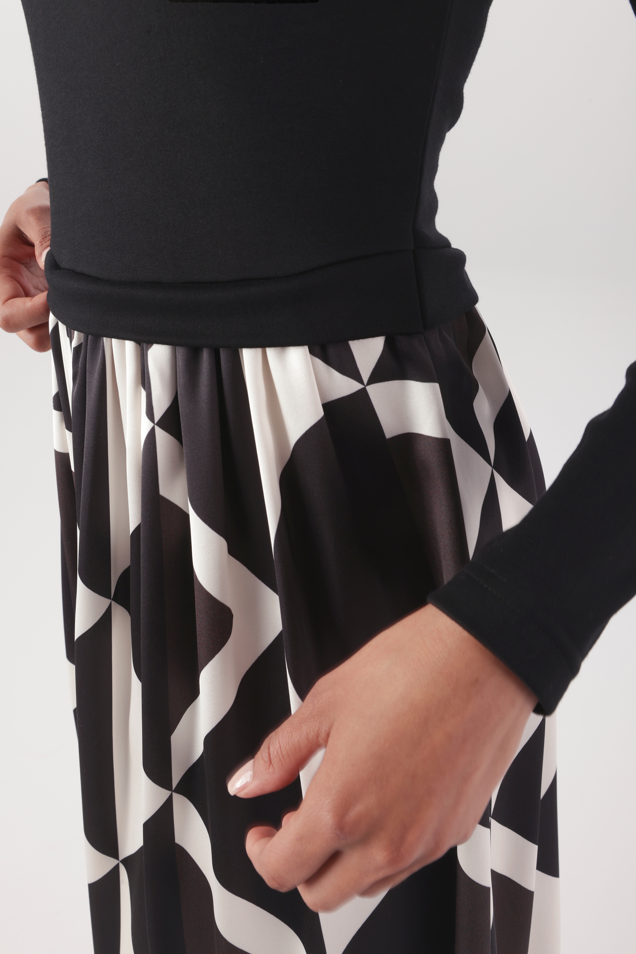 Aniston SELECTED Midikleid im Materialmix - NEUE KOLLEKTION