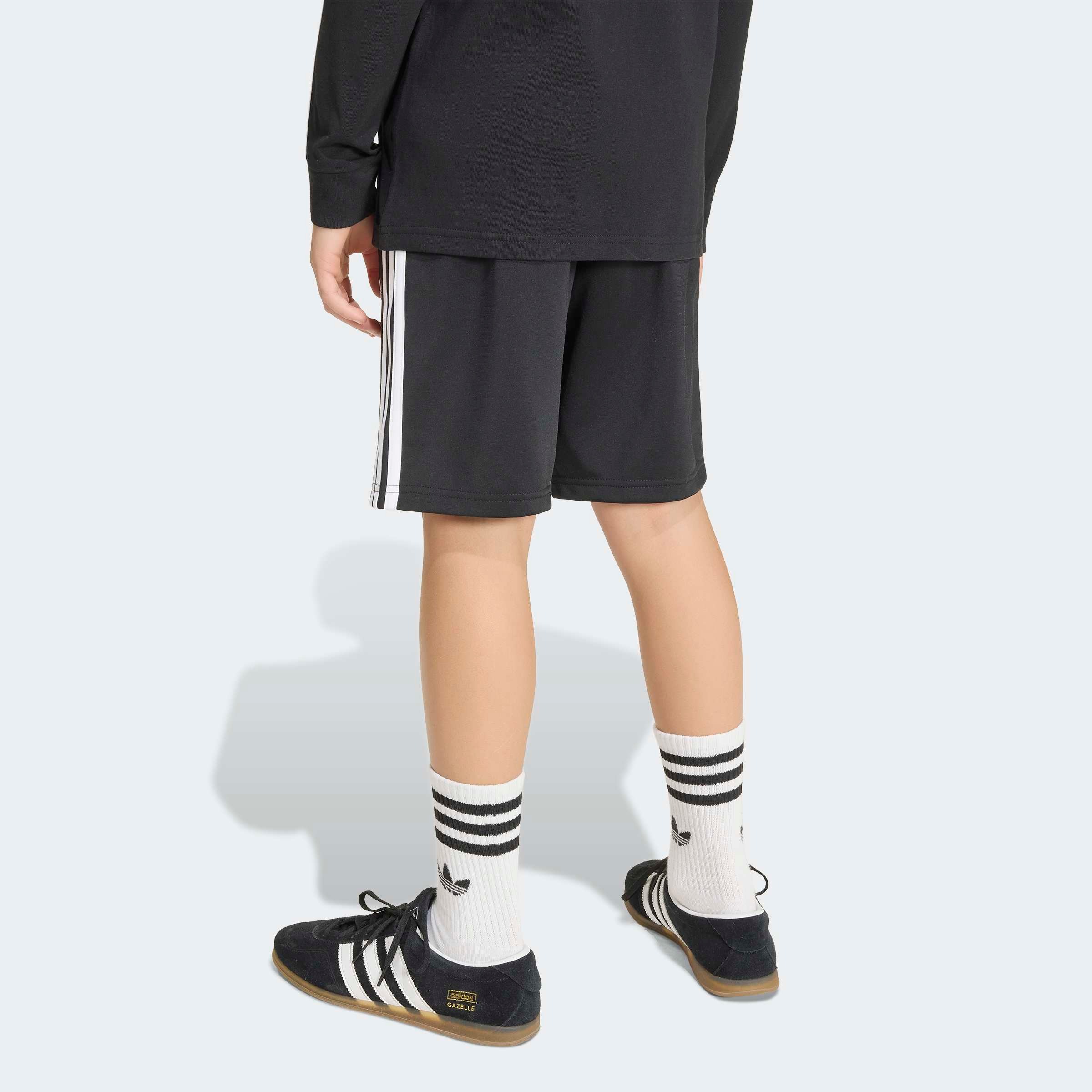 adidas Originals Shorts »FIREBIRD«  für Kinder, normal-weit geschnitten, im Bermuda-Stil, sportlicher Stil