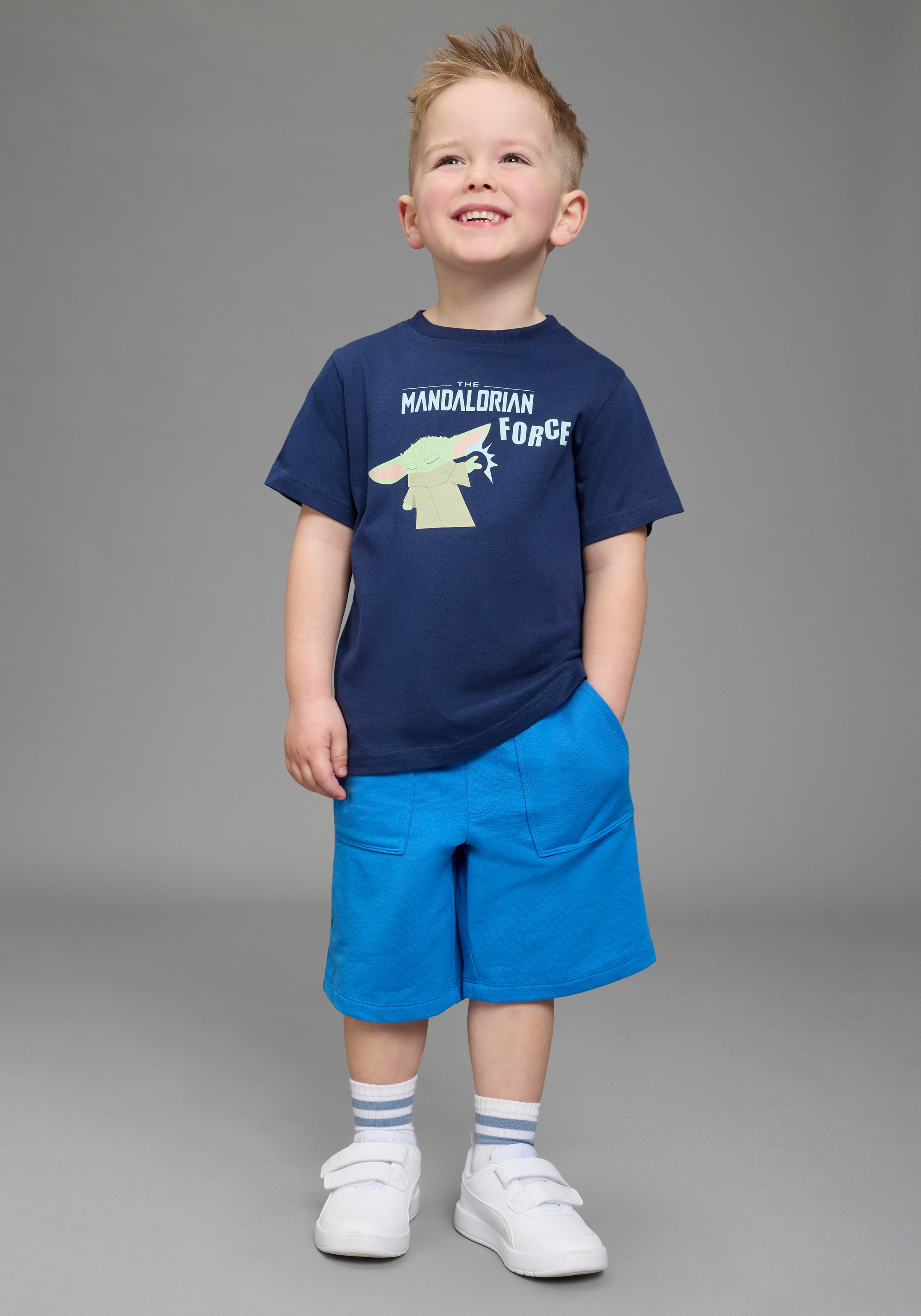 KIDSWORLD T-Shirt »STAR WARS: MADALORIAN - Disney Shirt« MANDALORIAN Shirt für Jungen, Kurzarm, bedruckte Optik, aus Baumwolle