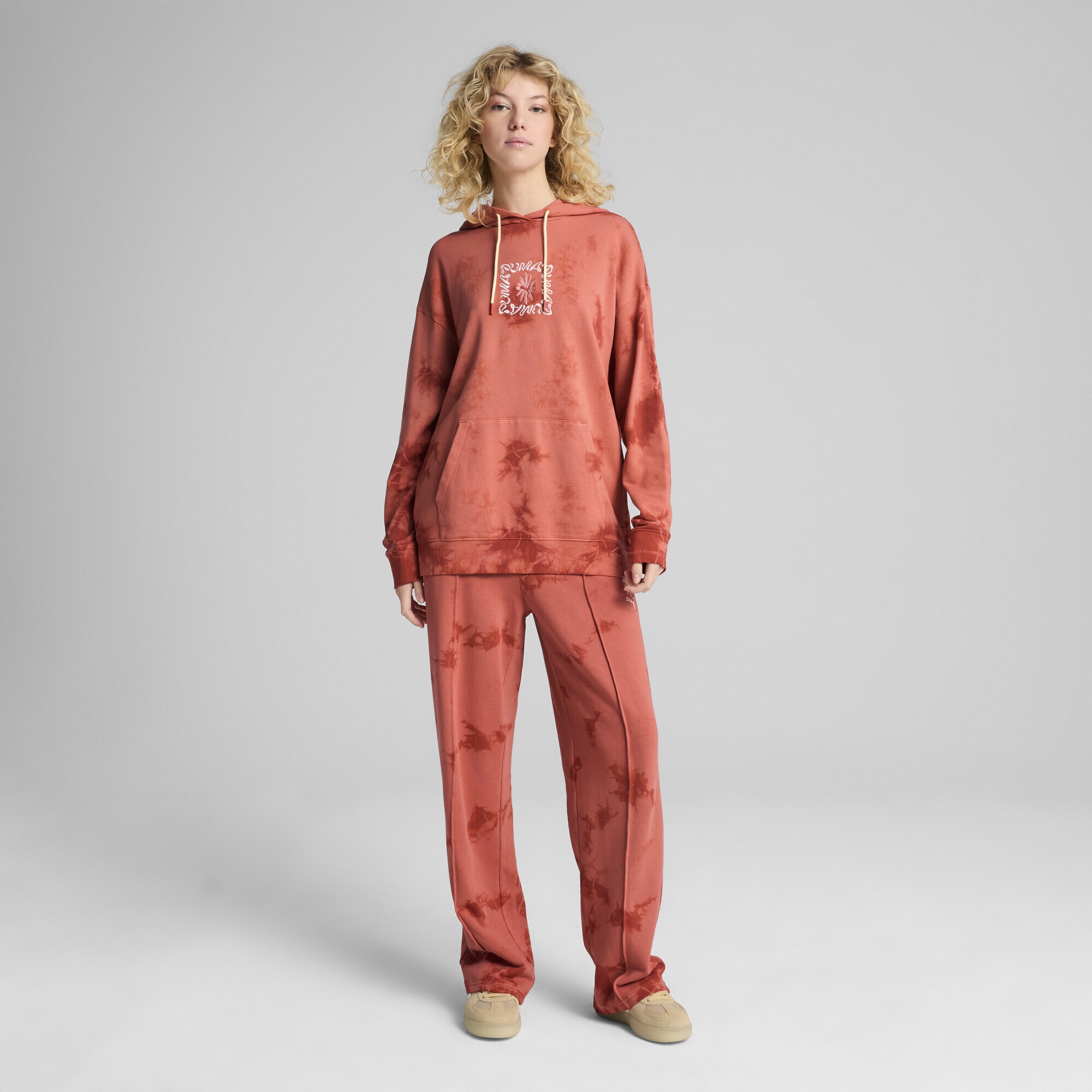 PUMA Hoodie »WARDROBE ESS FLORAL PACK Kurzer figurbetonter Hoodie mit«