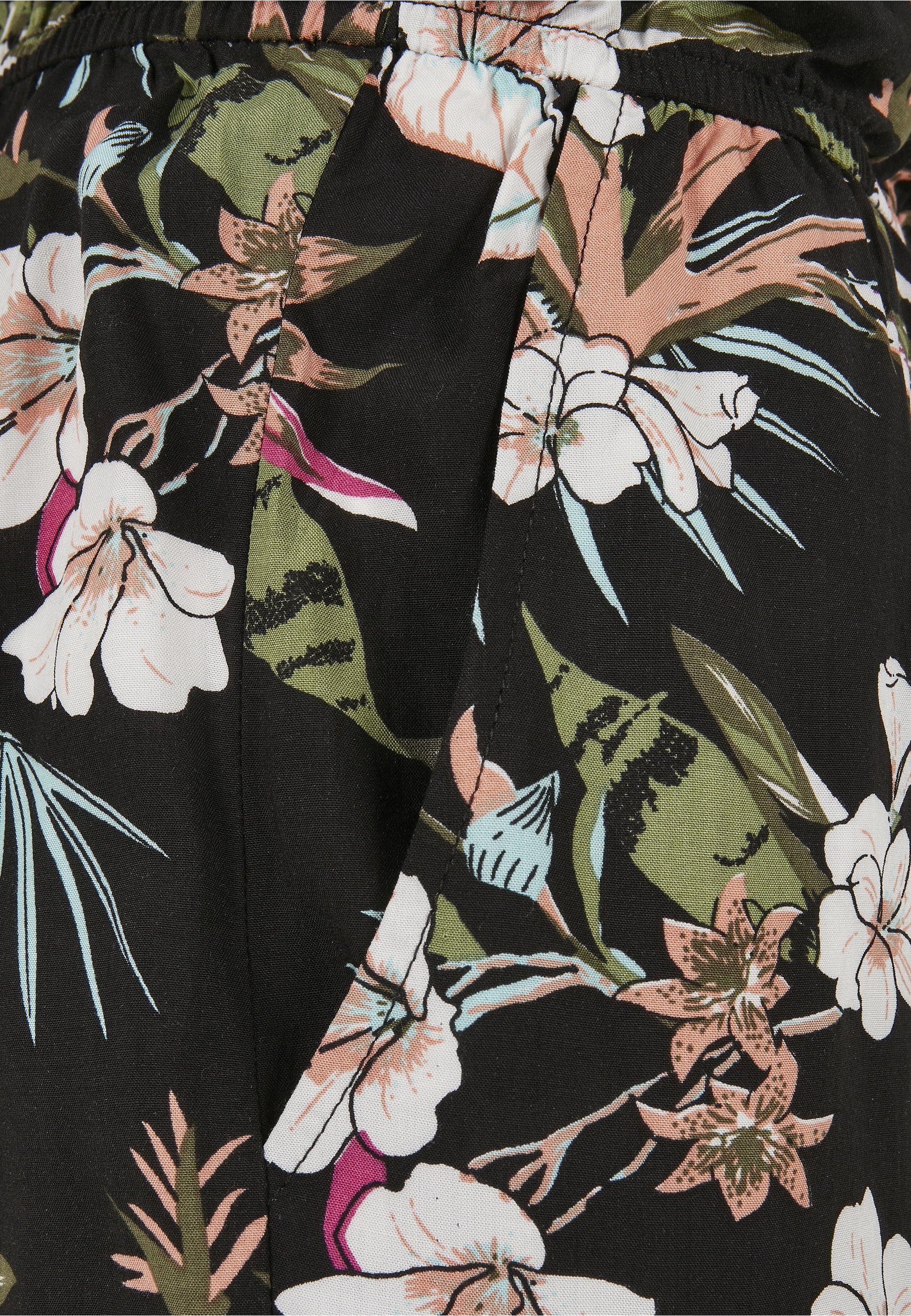 URBAN CLASSICS Jumpsuit »Urban Classics Damen Ladies Viscose Bandeau Jumpsuit« 1 Stk.