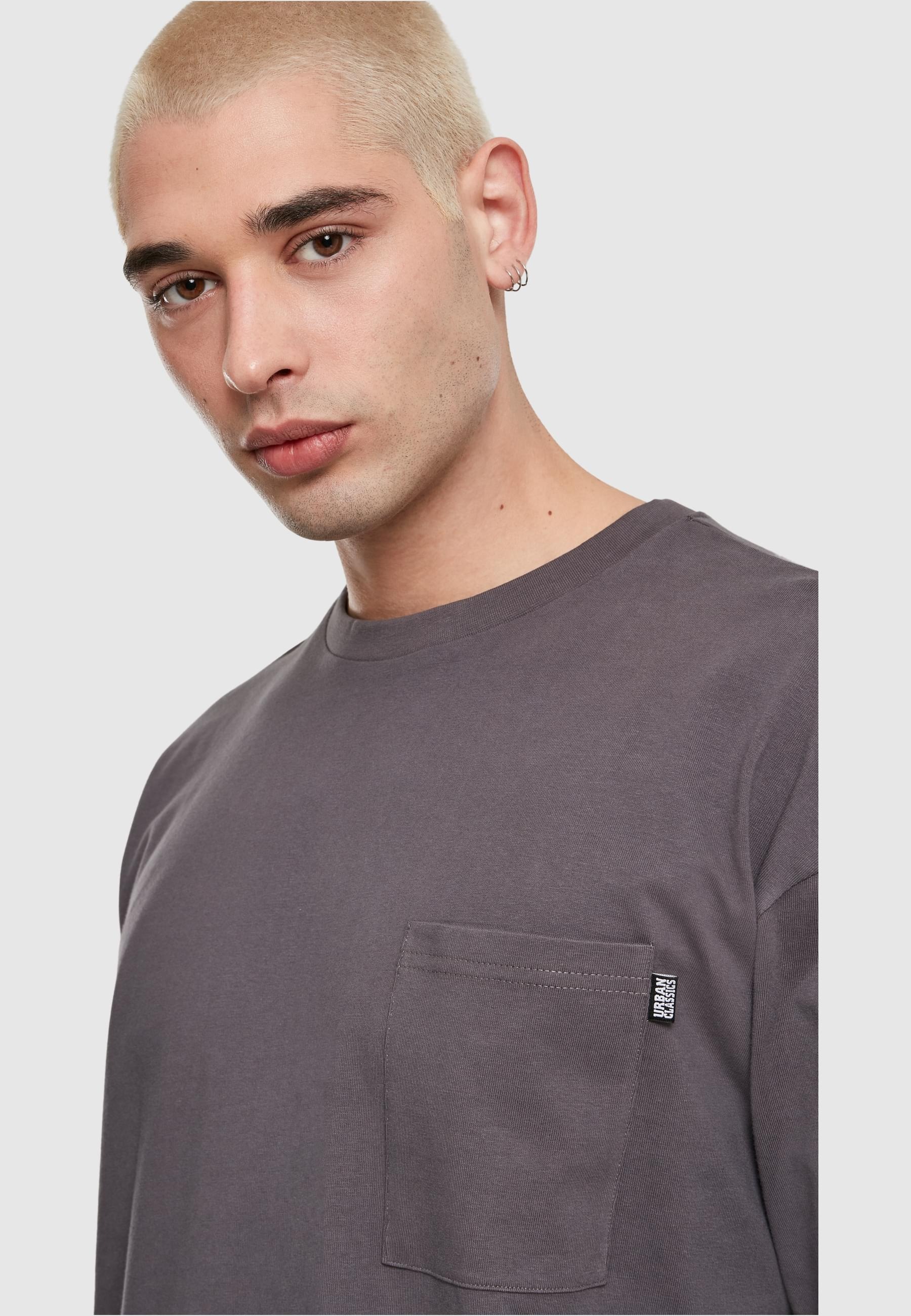 URBAN CLASSICS Longpullover »Urban Classics Herren Neon Logo Boxy Pocket LS«, (1 tlg.)