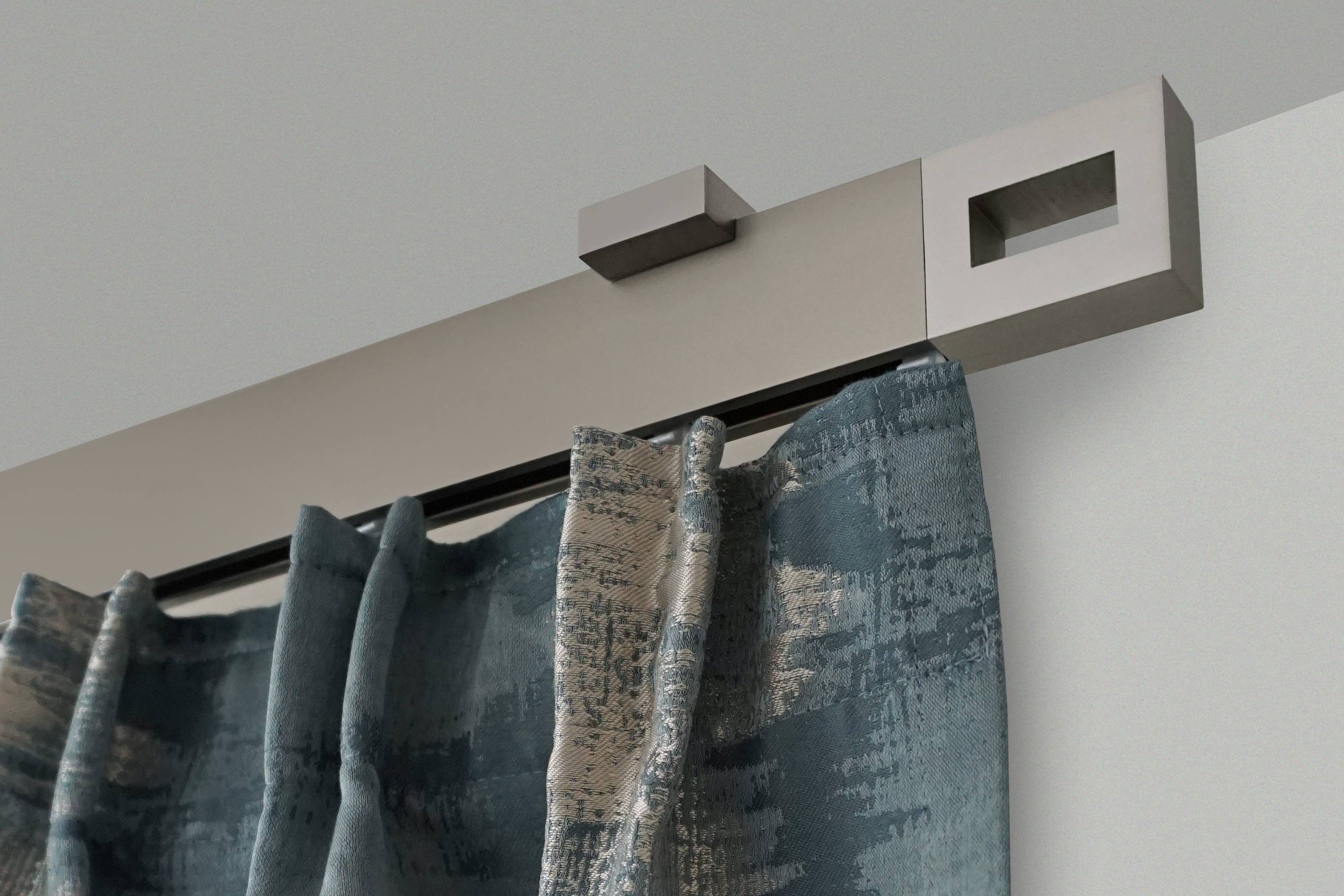 GARESA Gardinenstange "FLAT" 1 läufig-läufig Wunschmaßlänge Rechteckprofil, Deckenmontage, perfekter Lauf, modern, verlängerbar