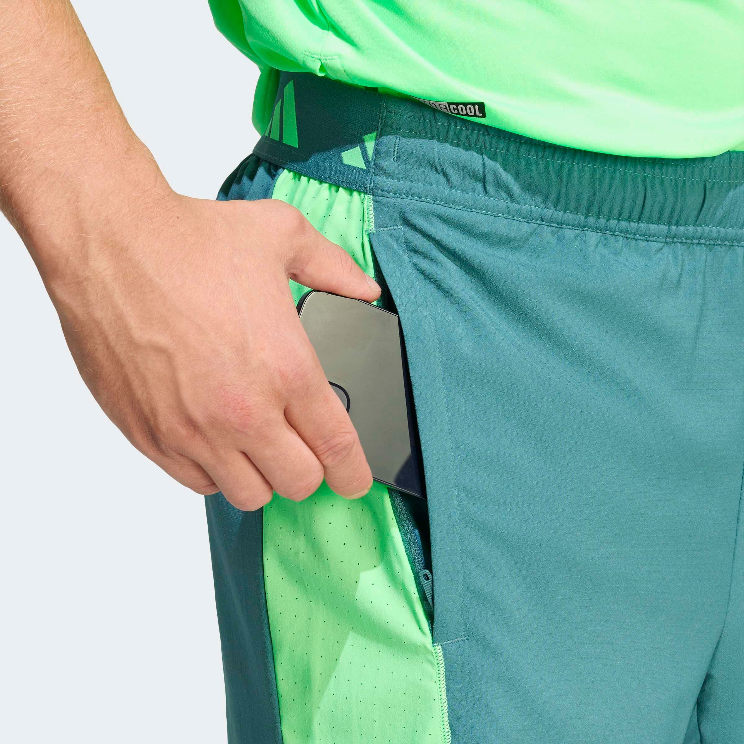 Thumbnail - adidas Performance Shorts "TECH APP SHORT" für Fitnessstudio und Joggen, leichtes und atmungsaktives Material