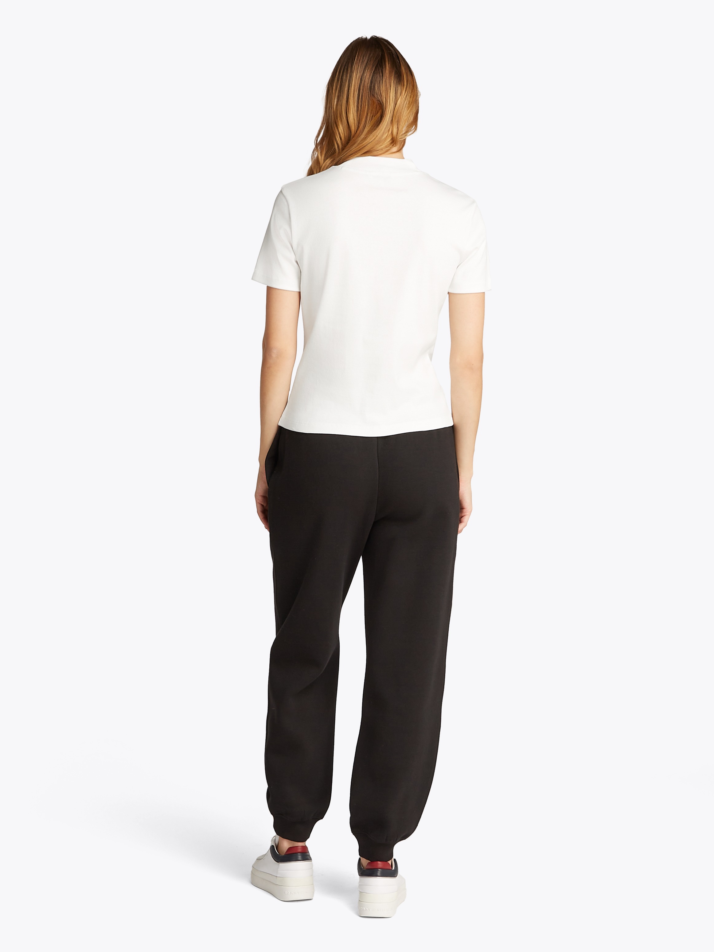 Tommy Hilfiger Stehkragenshirt »NEW CODY SLIM CROP MOCK-NK«, mit Logostickerei