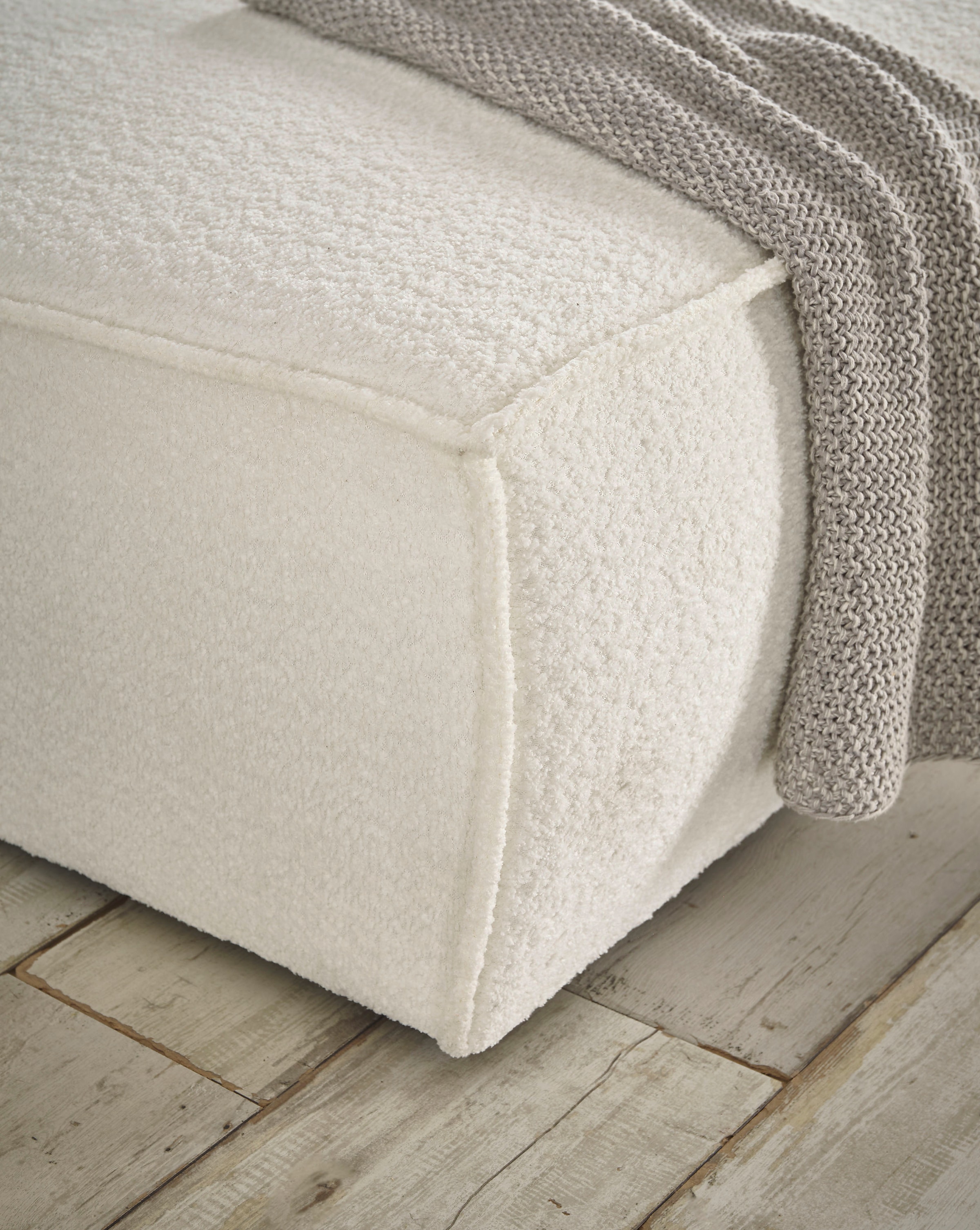 andas Ecksofa »Finnley Schlafsofa 267 cm in Bouclé, Struktur fein u. Cord, L-Form,«, Schlaffunktion m. Bettkasten (136/210 cm), Bouclé, Struktur und Cord
