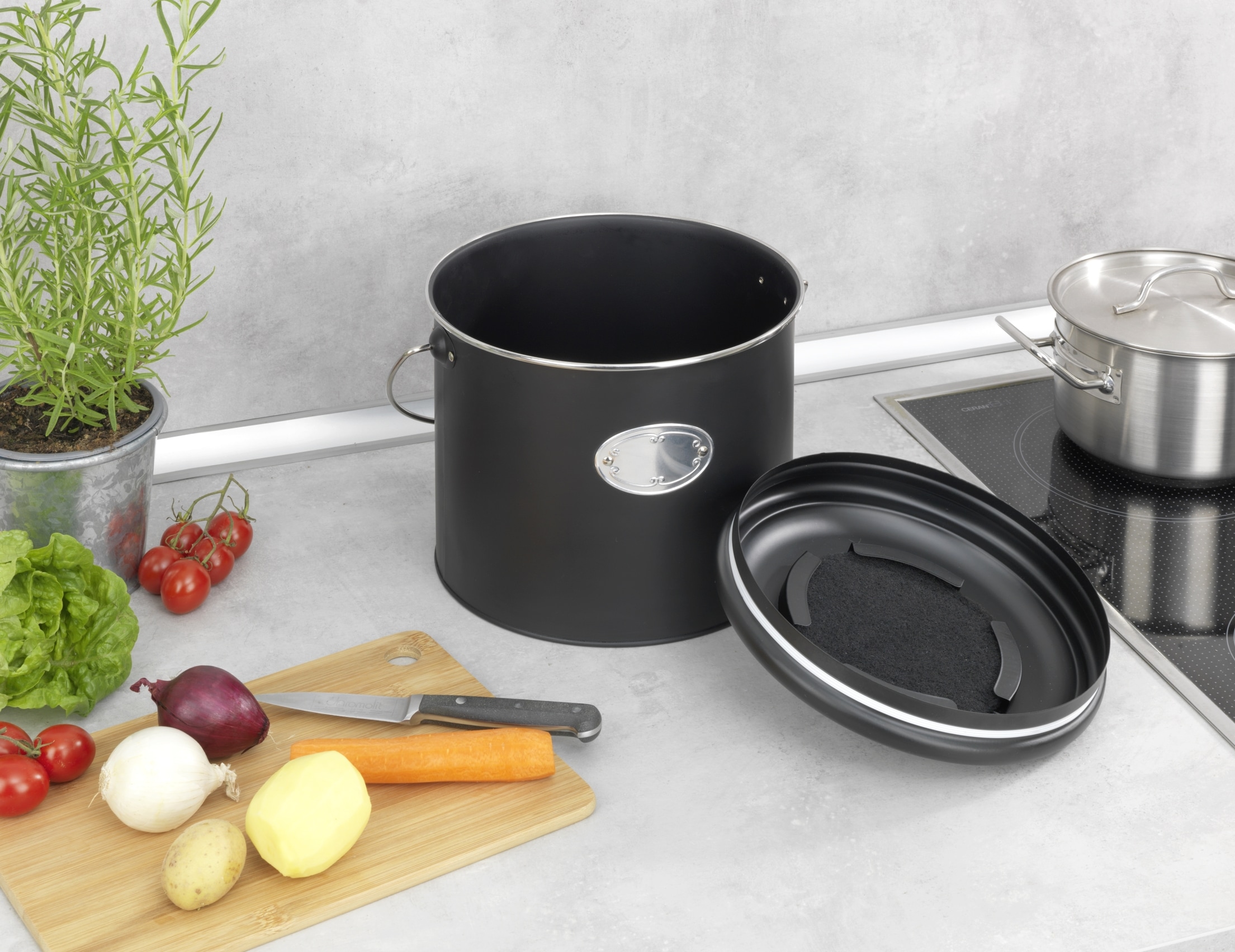 WENKO Biomülleimer »Modell Nero«, Komposteimer aus Metall, inkl. 3 Aktivkohlefiltern zum Wechseln, 6 L