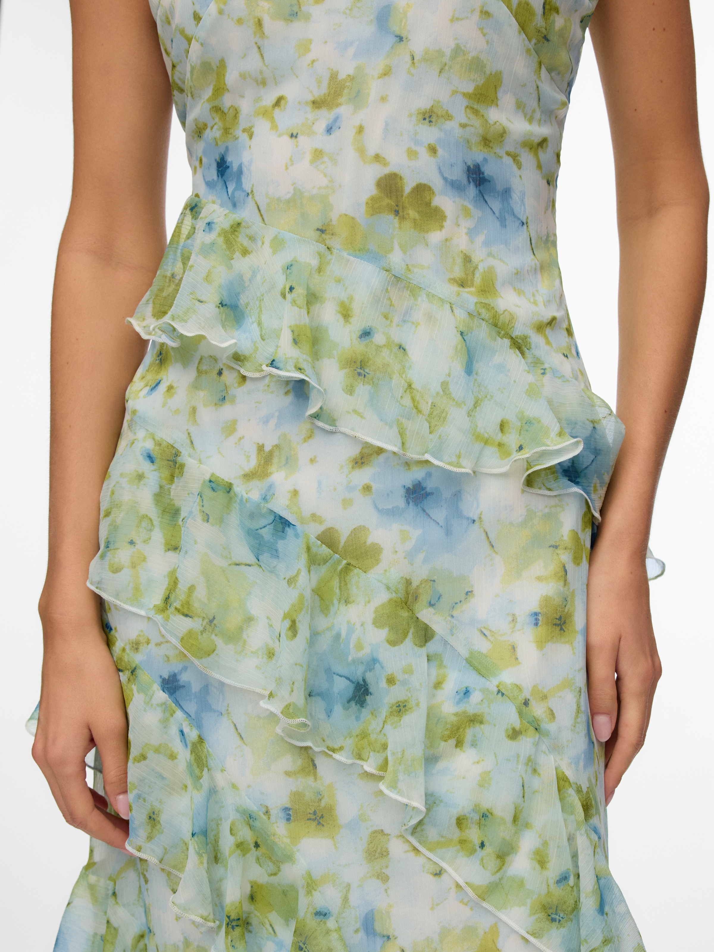 Vero Moda Trägerkleid »VMSMILLA S/L V-NECK LONG FRILL DRESS WVN« Kunstfaser