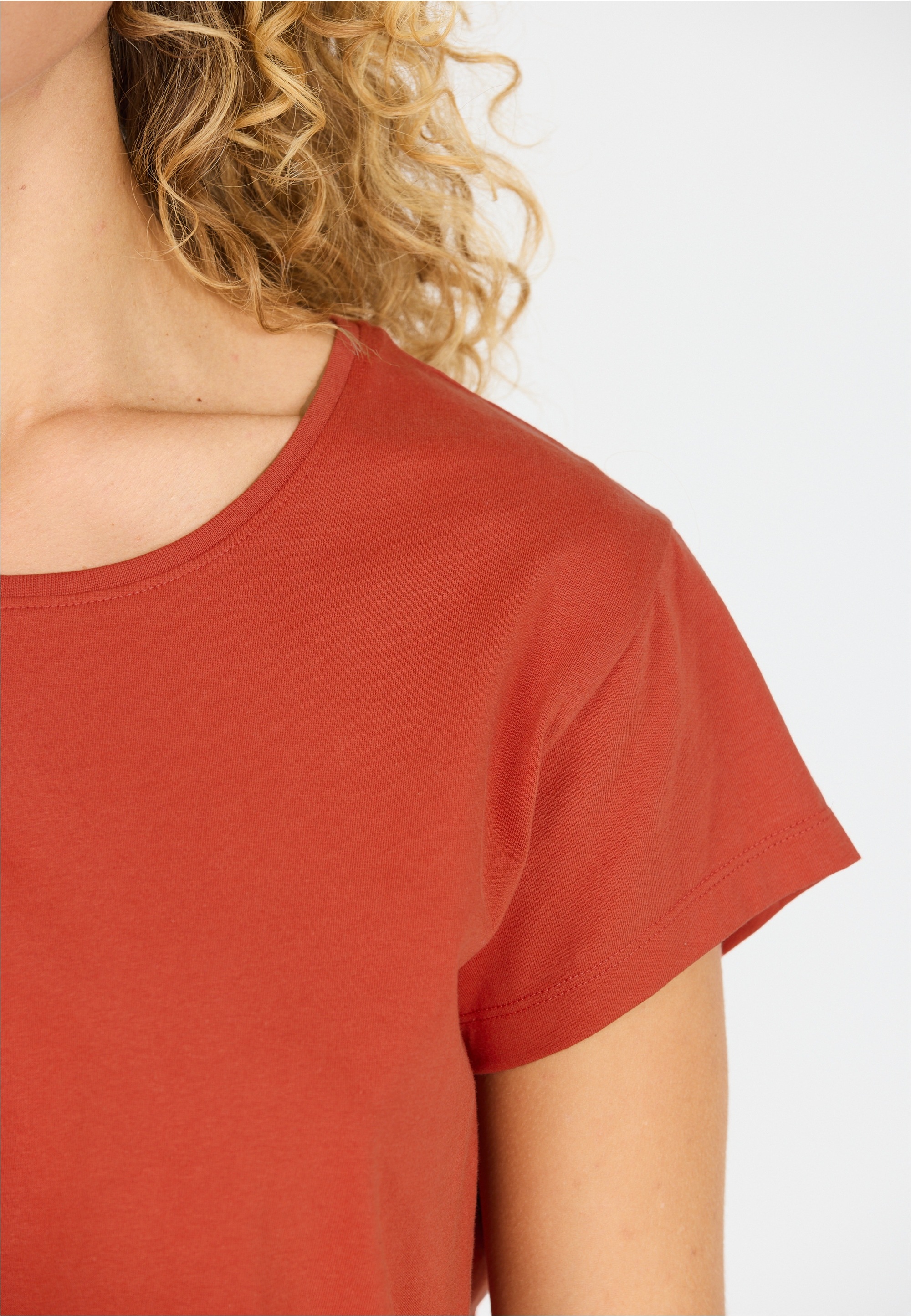 CRUZ Funktionsshirt »Highmore«, im smarten Basic-Look aus reiner Baumwolle