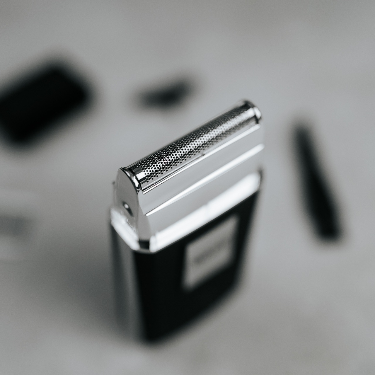 Thumbnail - Wahl Elektrorasierer "Travel Shaver" 8 Stk. Aufsätze Kompaktes Design, LED-Ladenanzeige