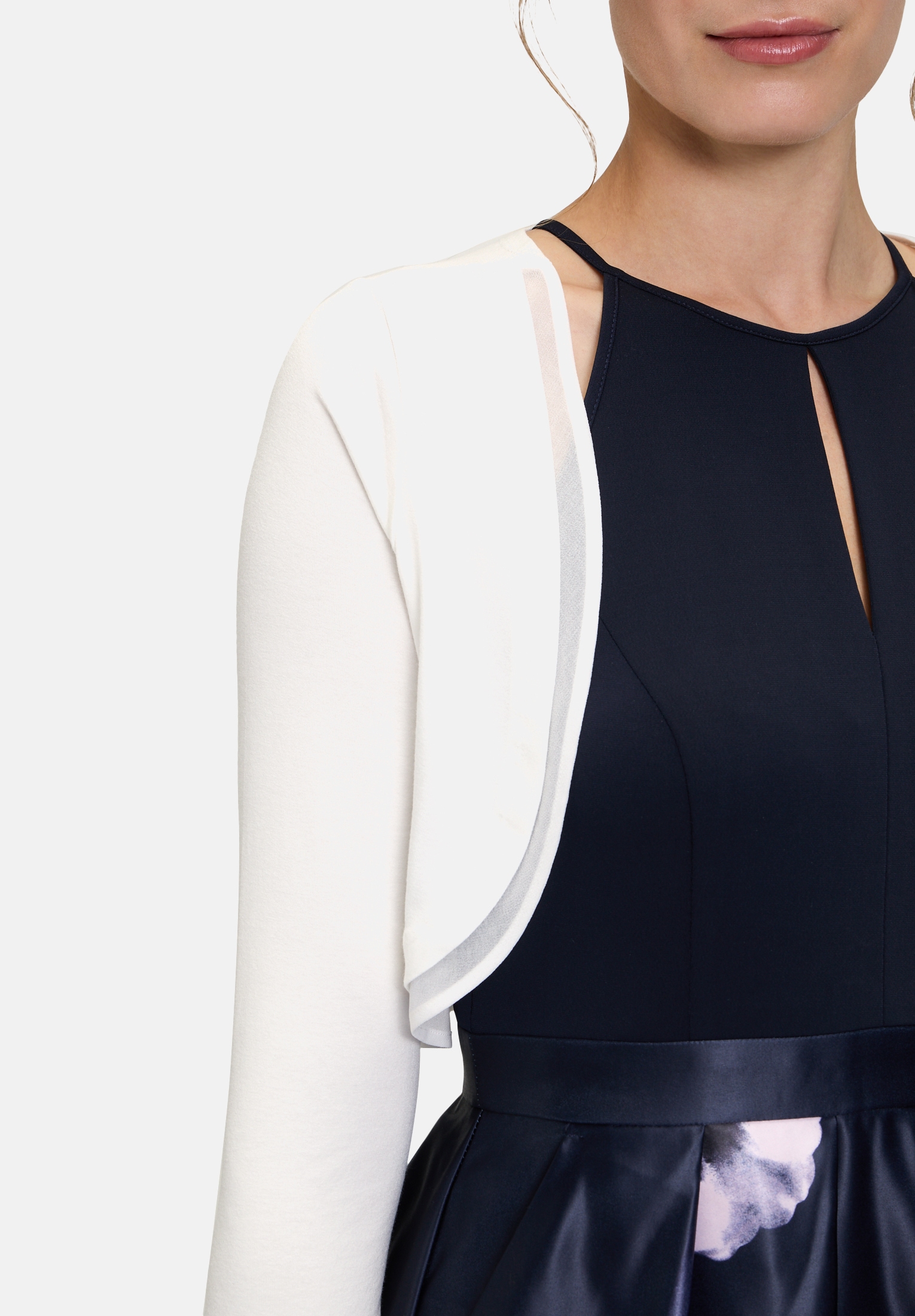 Vera Mont Bolerojacke »Vera Mont Bolero-Jacke figurbetont«